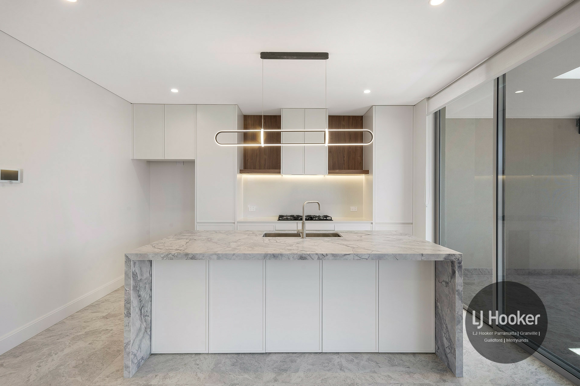 12 Clarence Street — photo 4 of 16