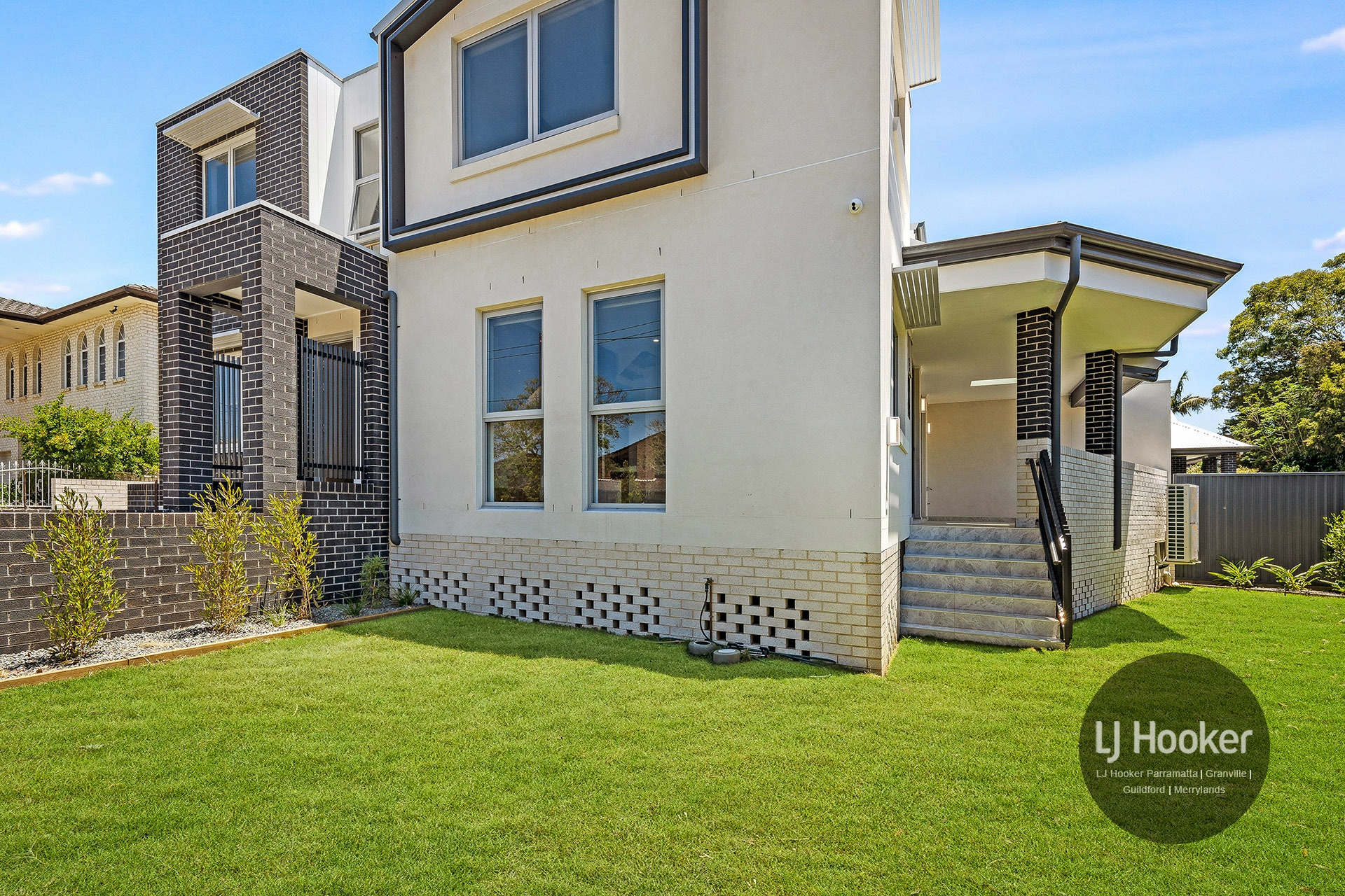 12 Clarence Street — photo 13 of 16