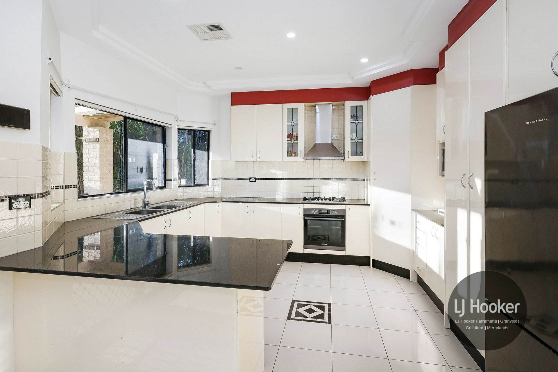 8 Strickland Road — photo 2 of 12
