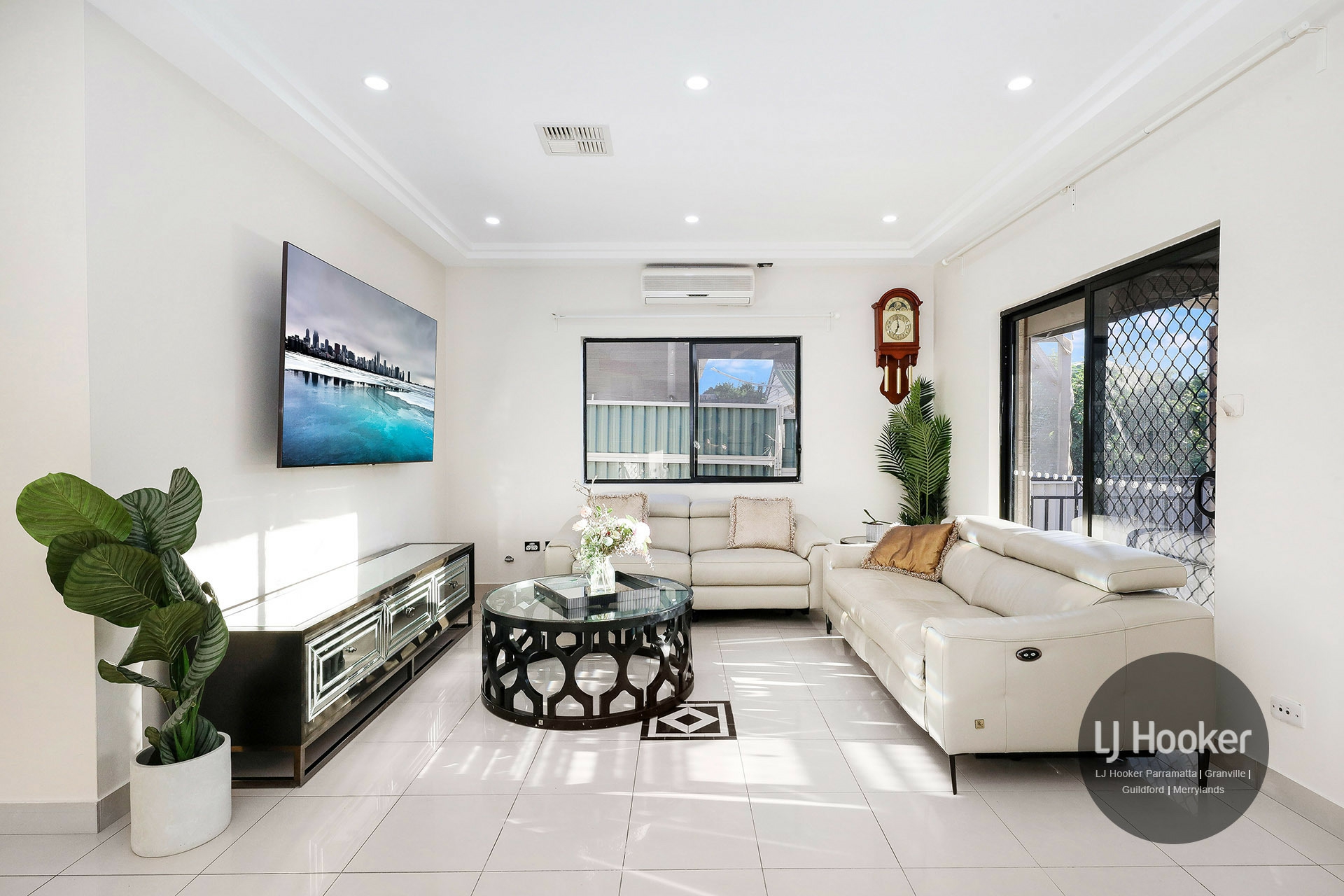 8 Strickland Road — photo 3 of 12