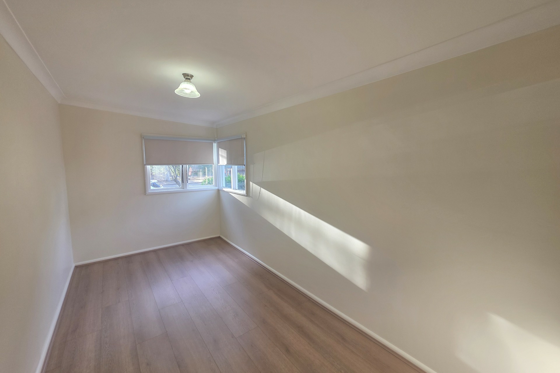 24 Railway Terrace — photo 3 of 19