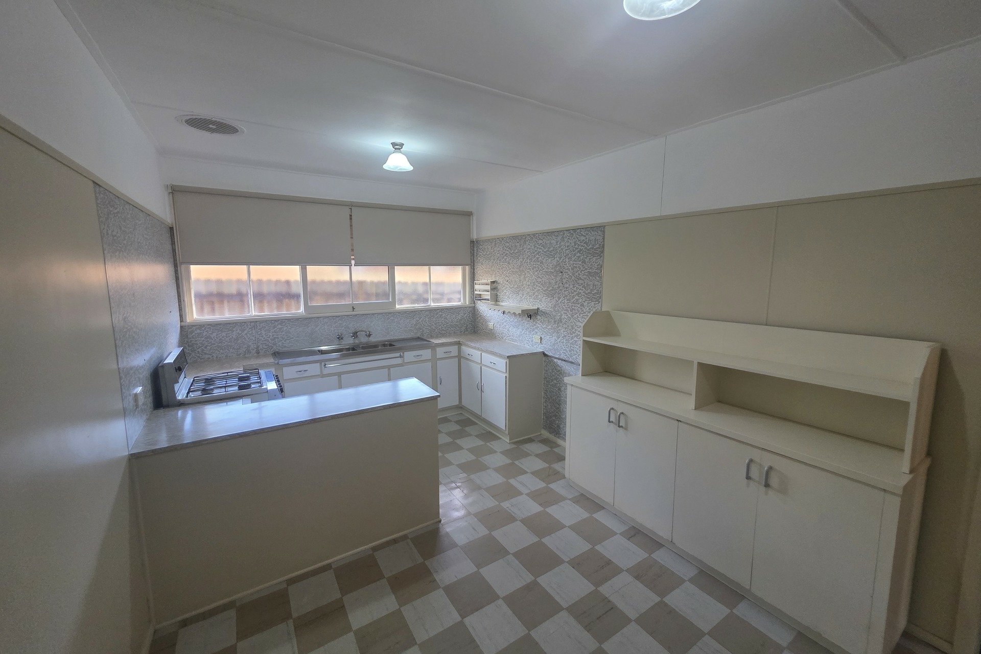 24 Railway Terrace — photo 6 of 19