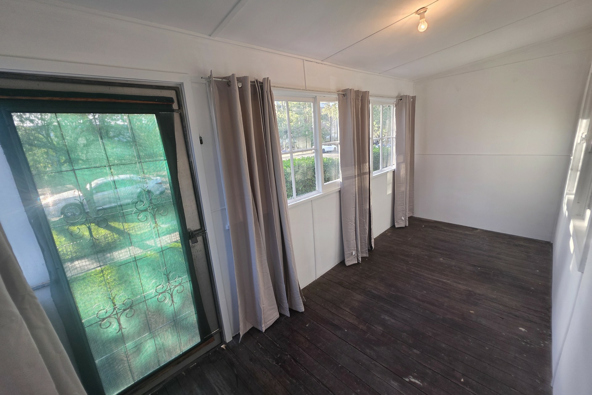 24 Railway Terrace — photo 8 of 19