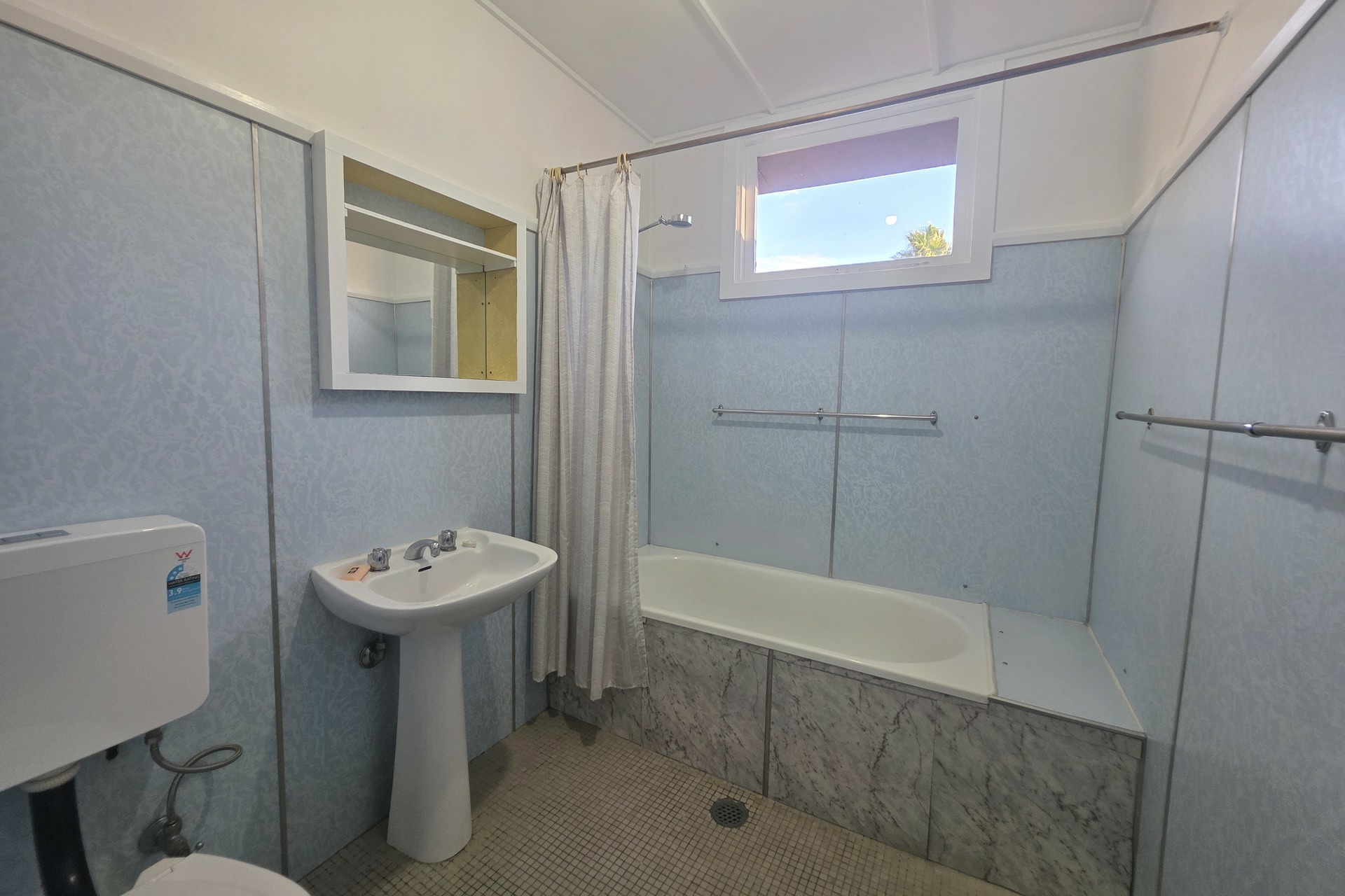 24 Railway Terrace — photo 15 of 19
