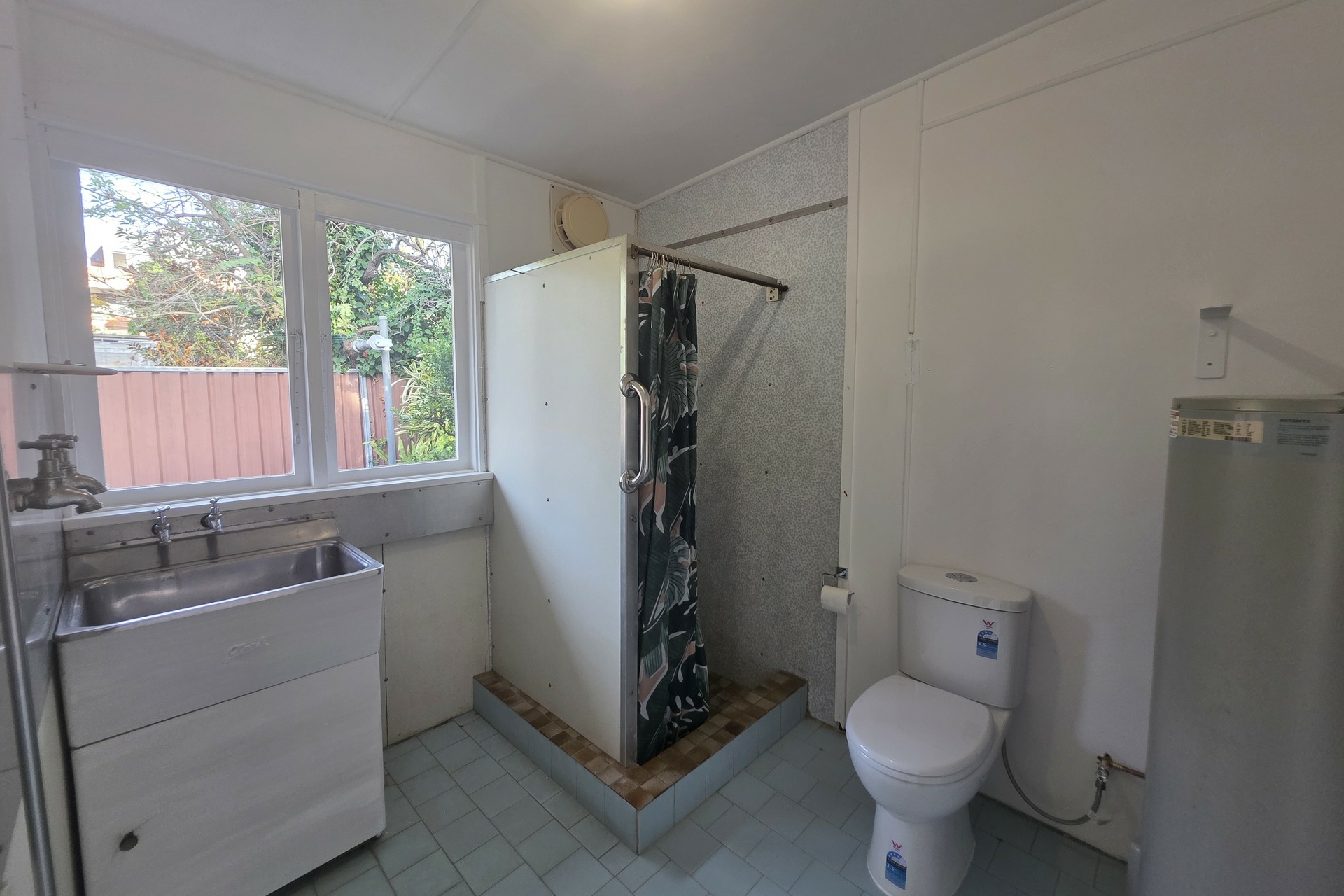 24 Railway Terrace — photo 16 of 19