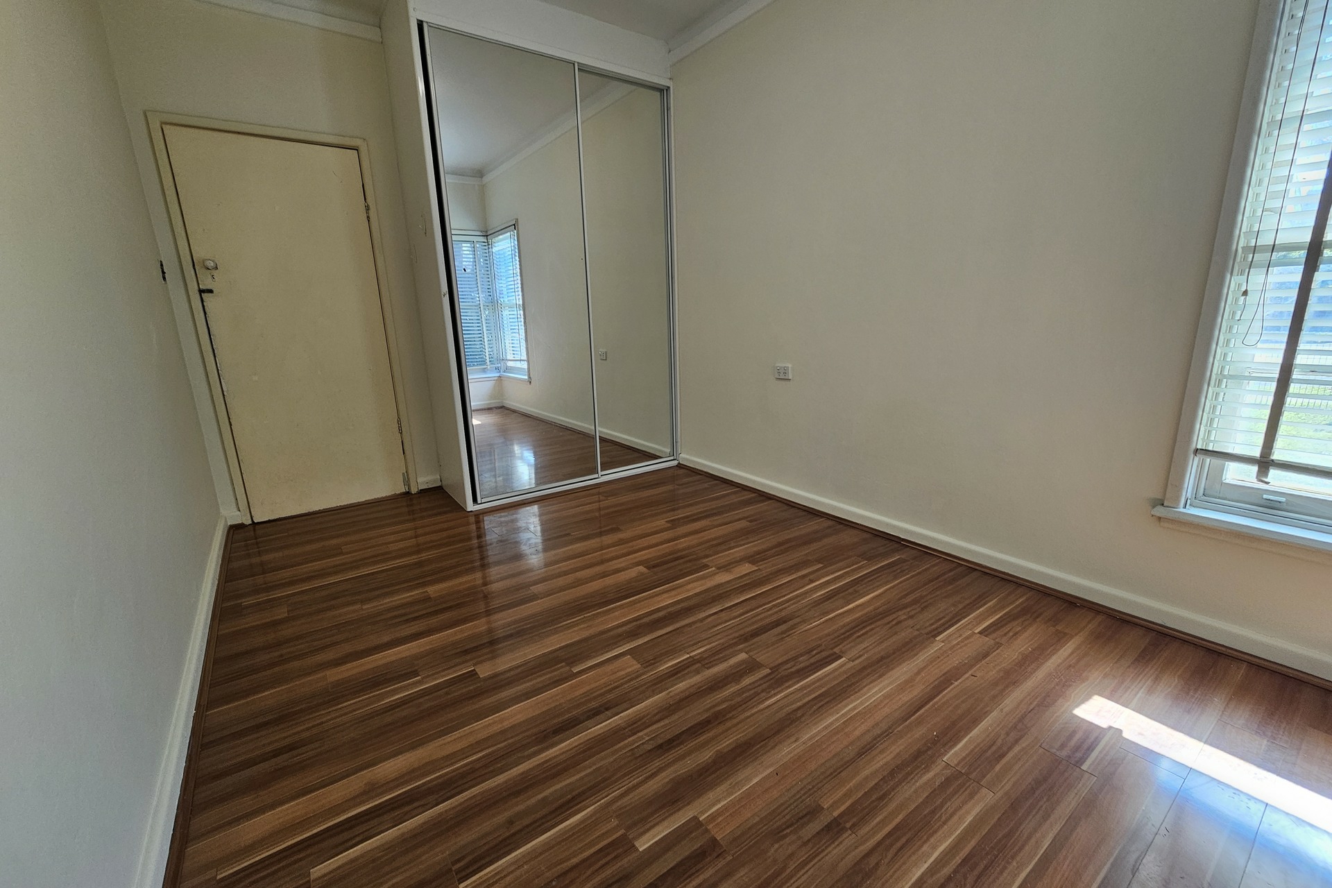 1/1 Crown Street — photo 6 of 8