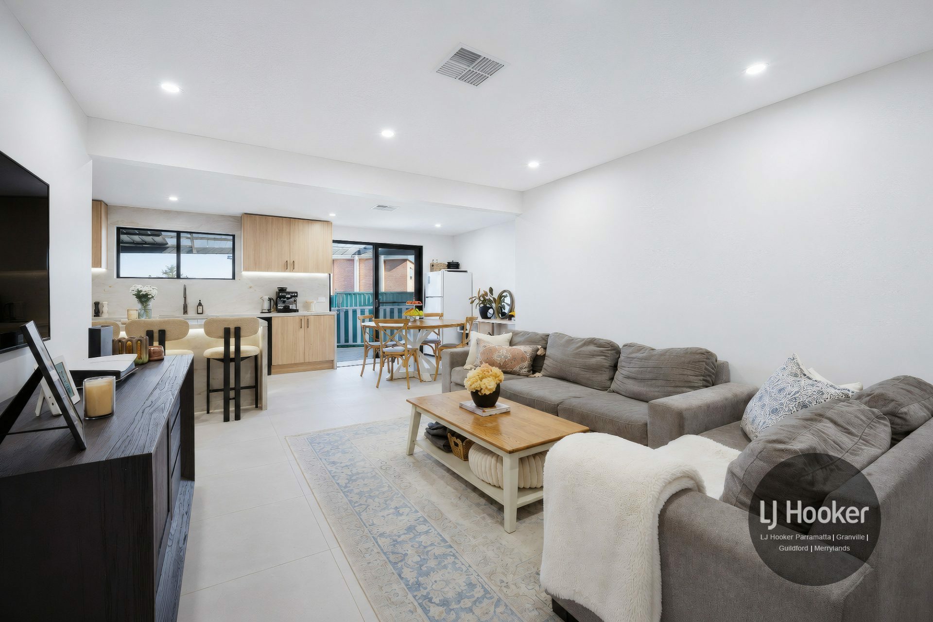 8 Frank Street — photo 2 of 10
