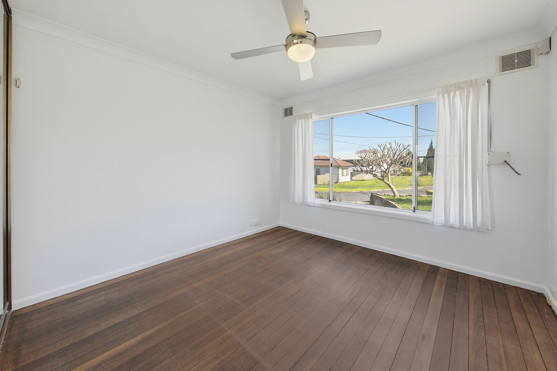 10 Sybil Street — photo 5 of 9