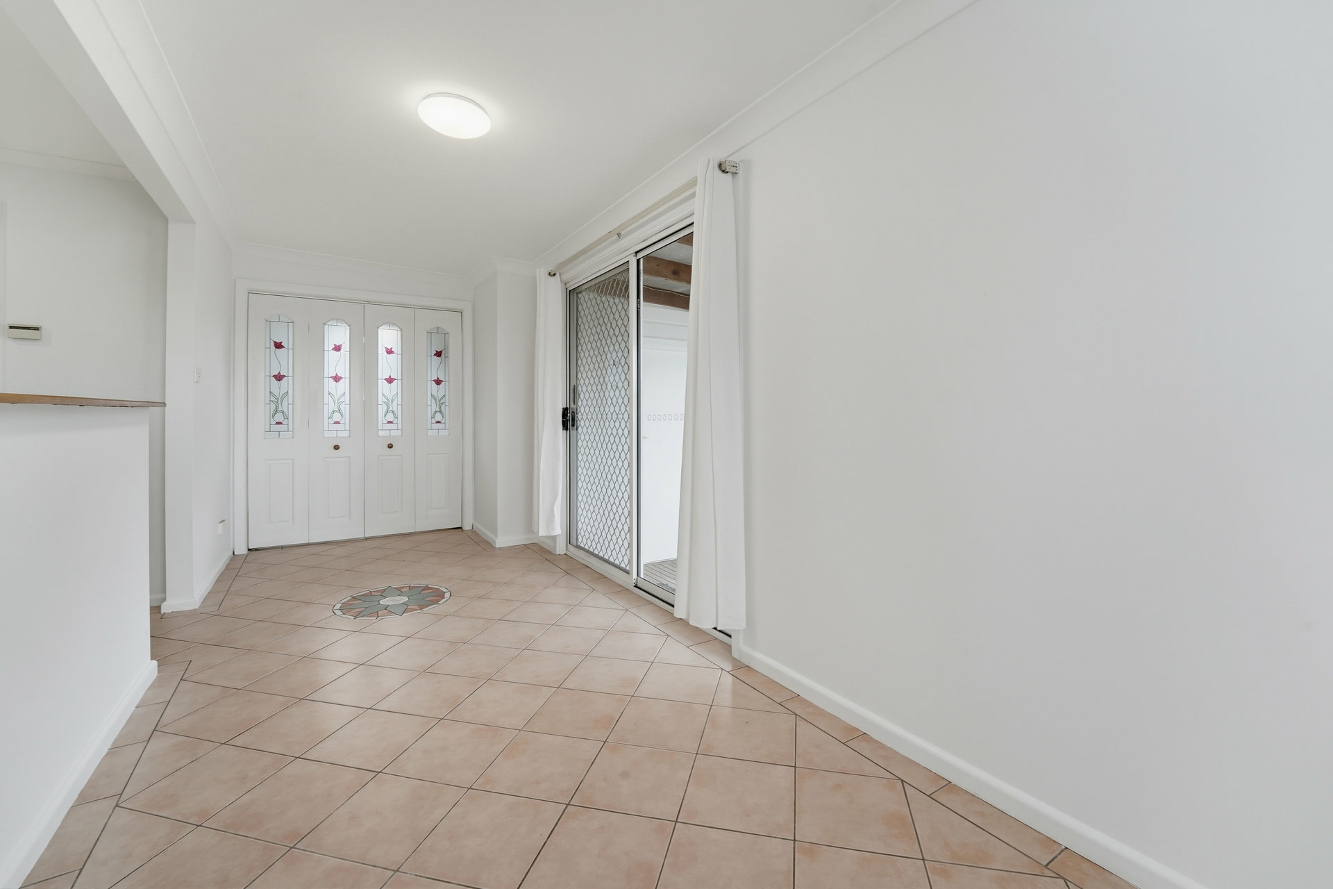 10 Sybil Street — photo 8 of 9