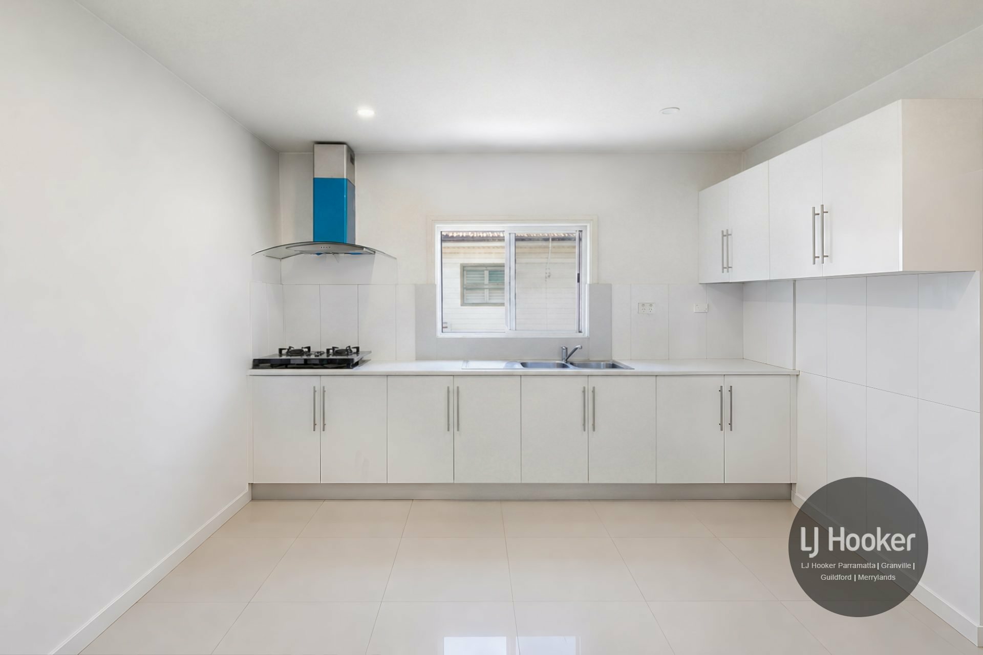 21 Oak Street — photo 2 of 12