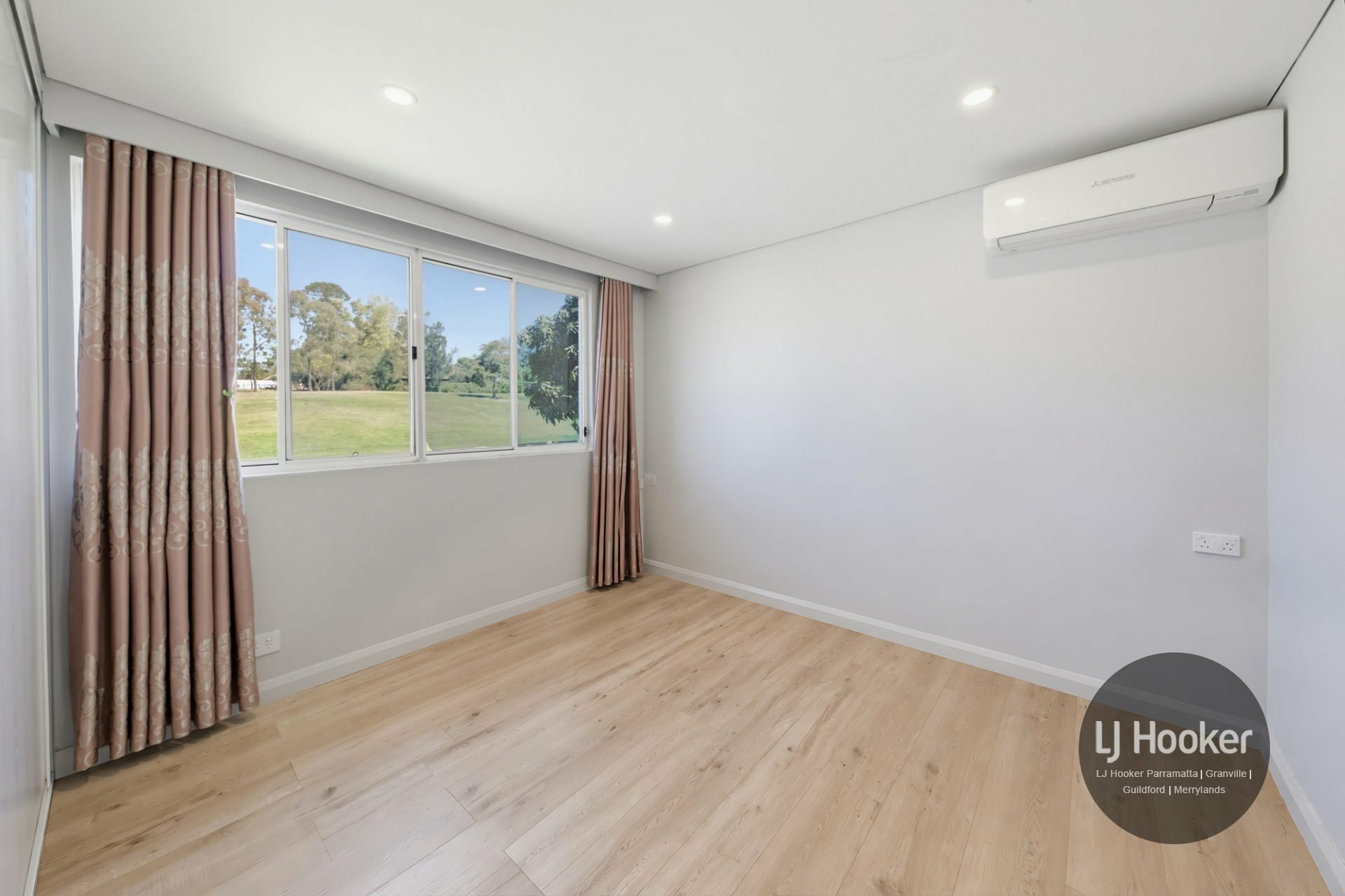 21 Oak Street — photo 4 of 12