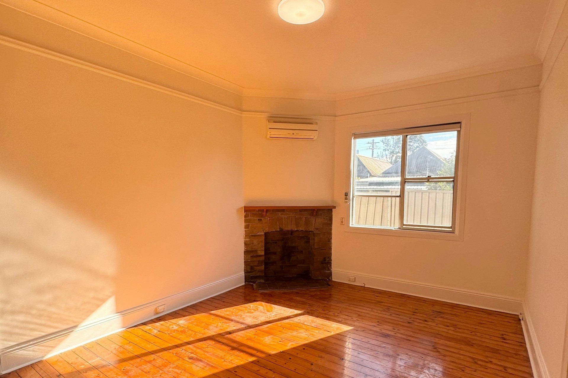 7 The Avenue — photo 3 of 8