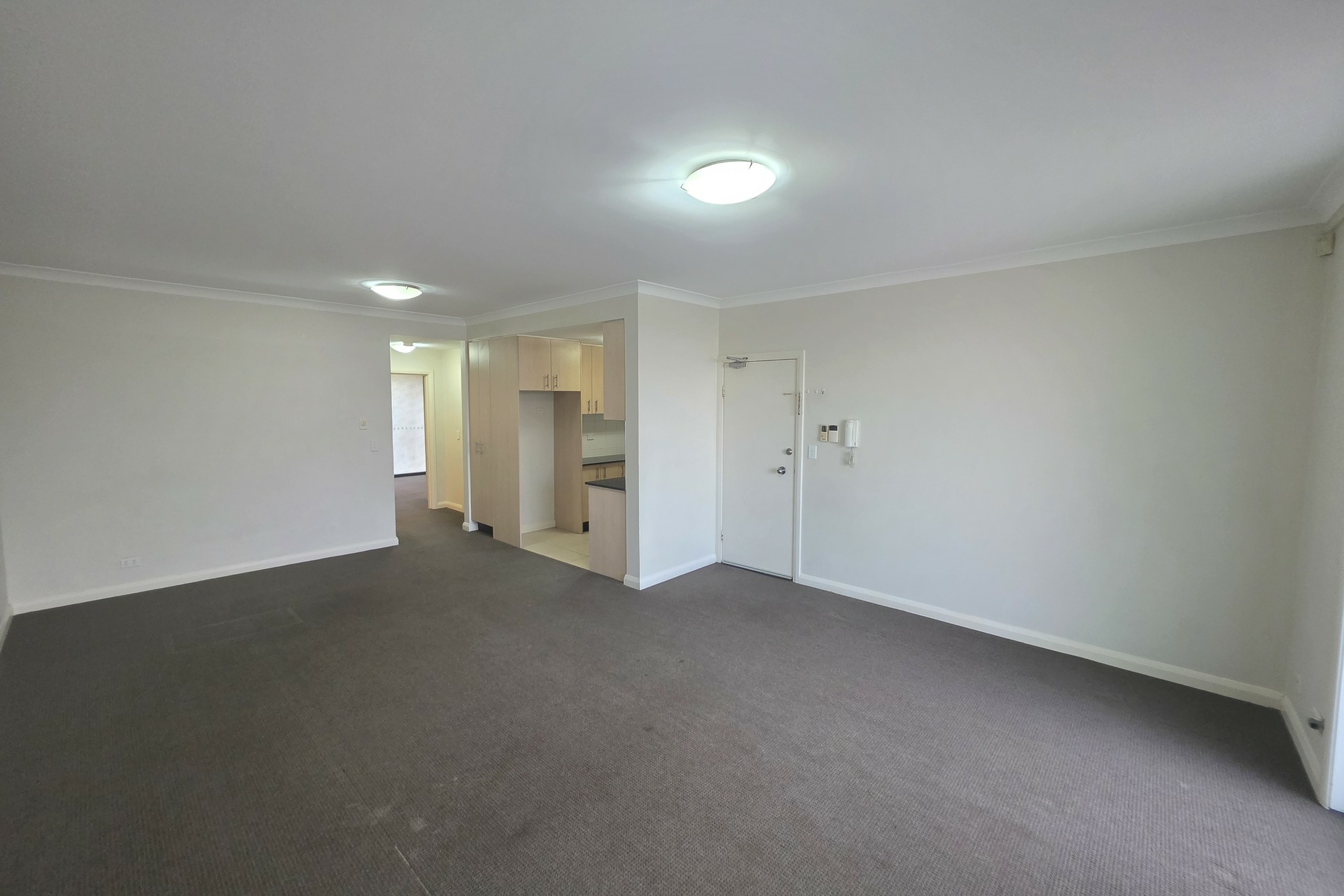 16/356-360 Railway Terrace — photo 4 of 11