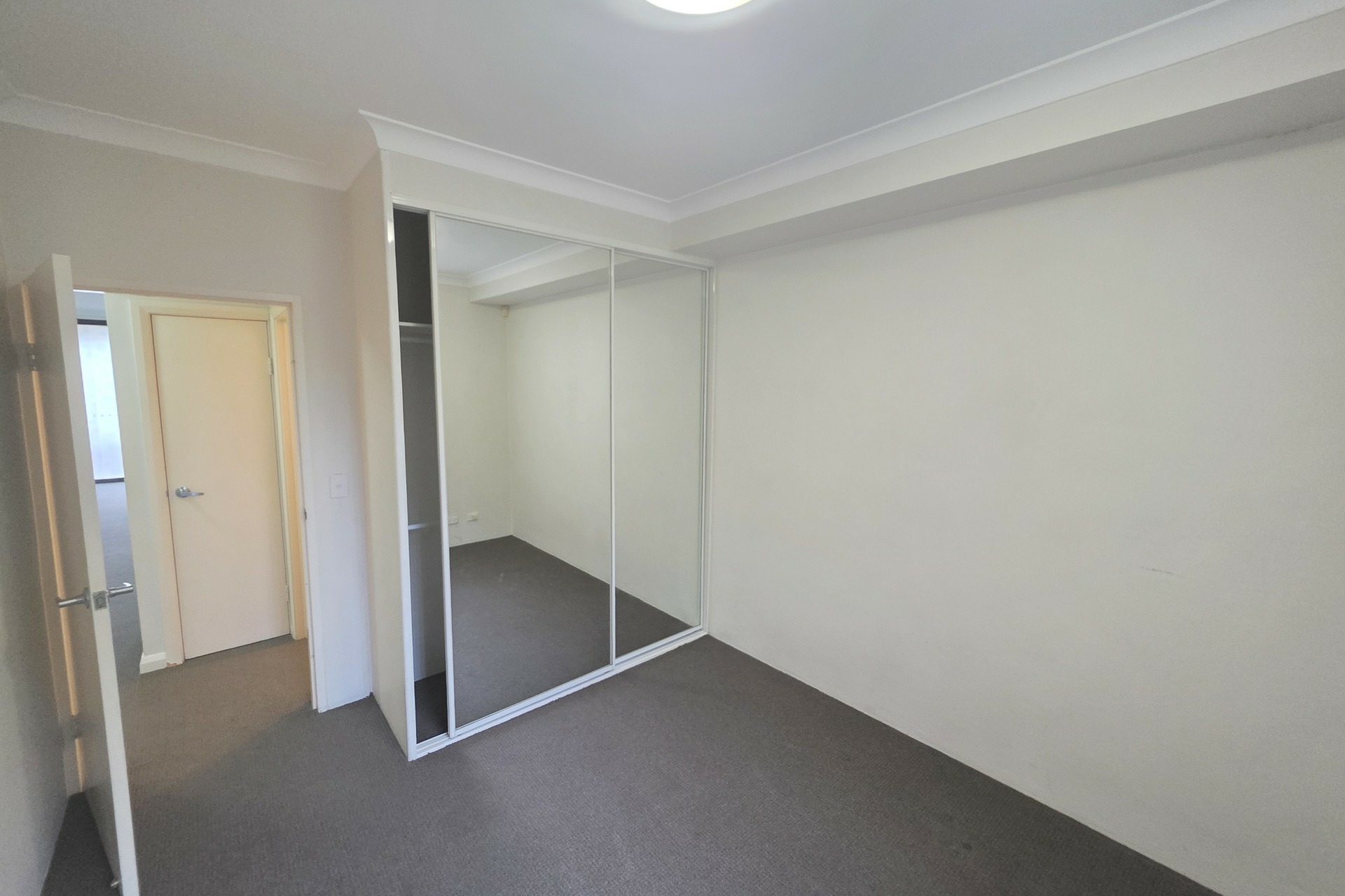 16/356-360 Railway Terrace — photo 7 of 11