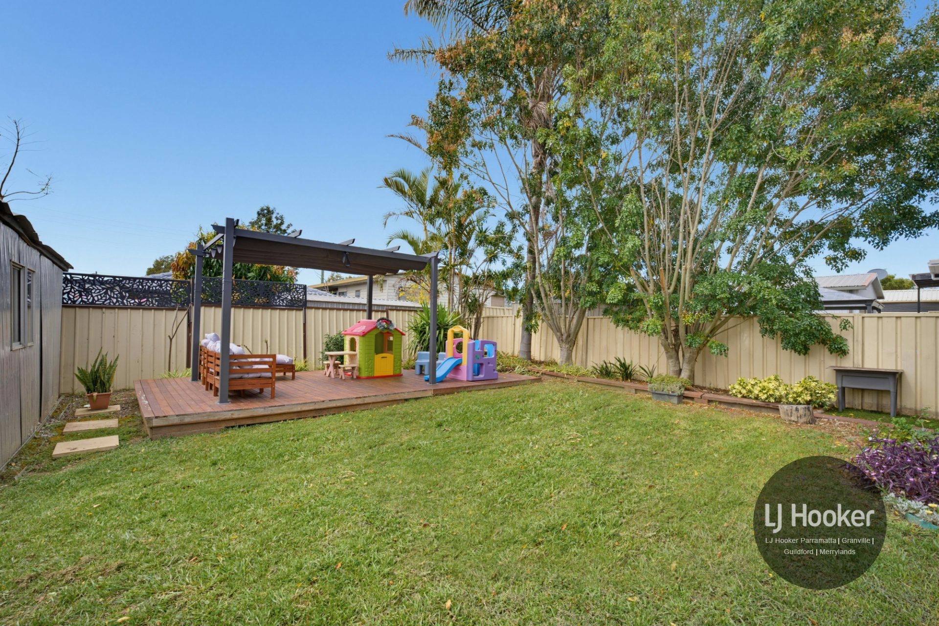 21 Abbott Street — photo 8 of 12