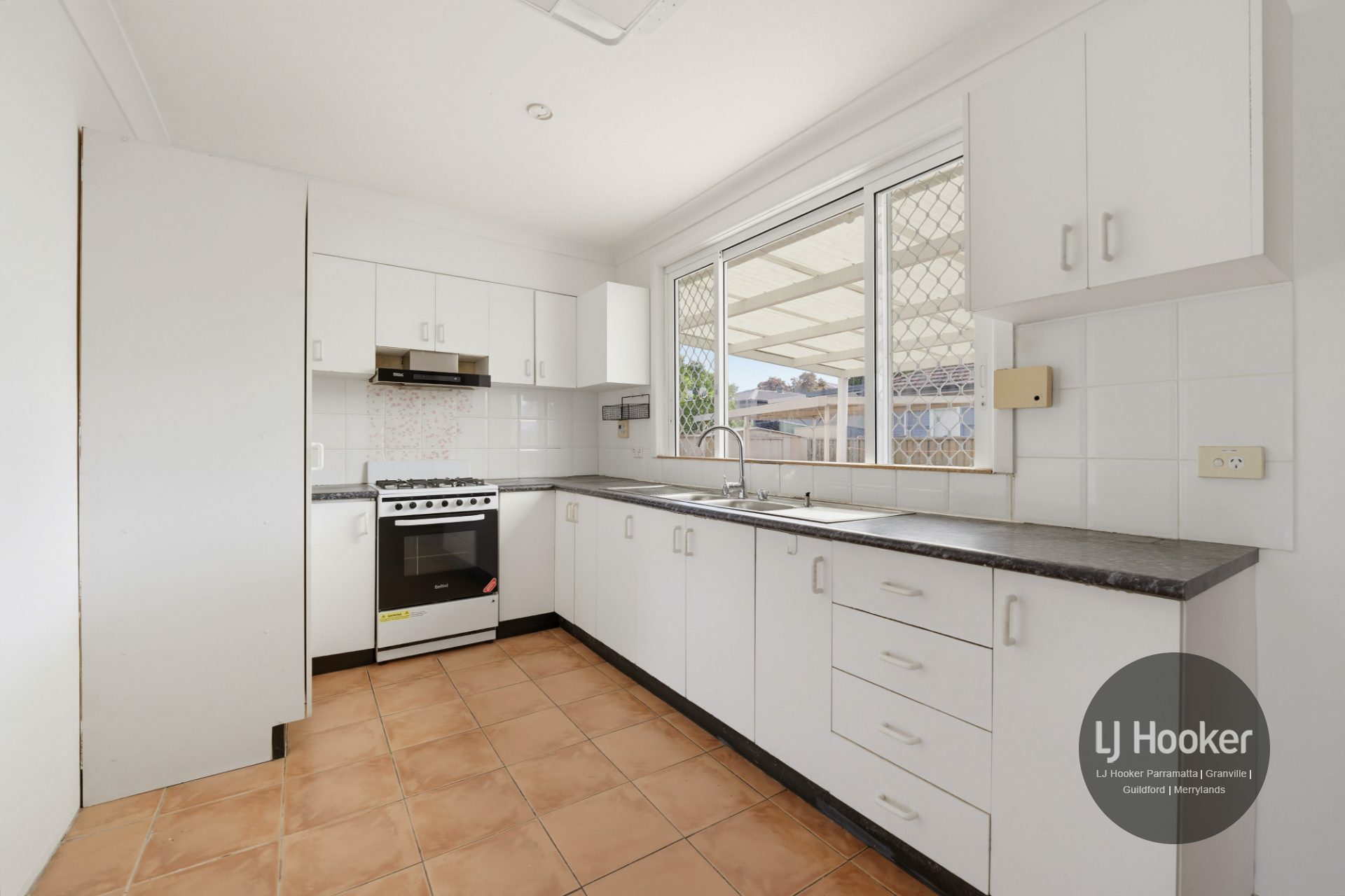 38 Burnett Street — photo 3 of 12