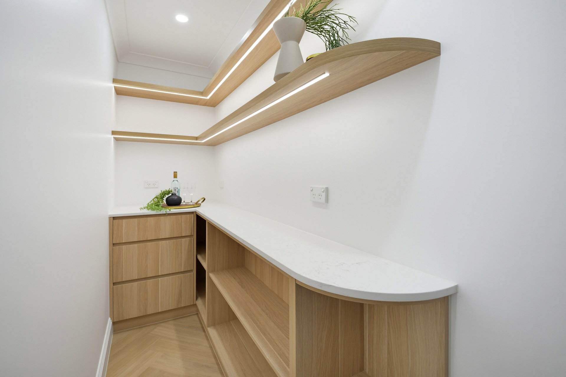 82 Good Street — photo 7 of 19
