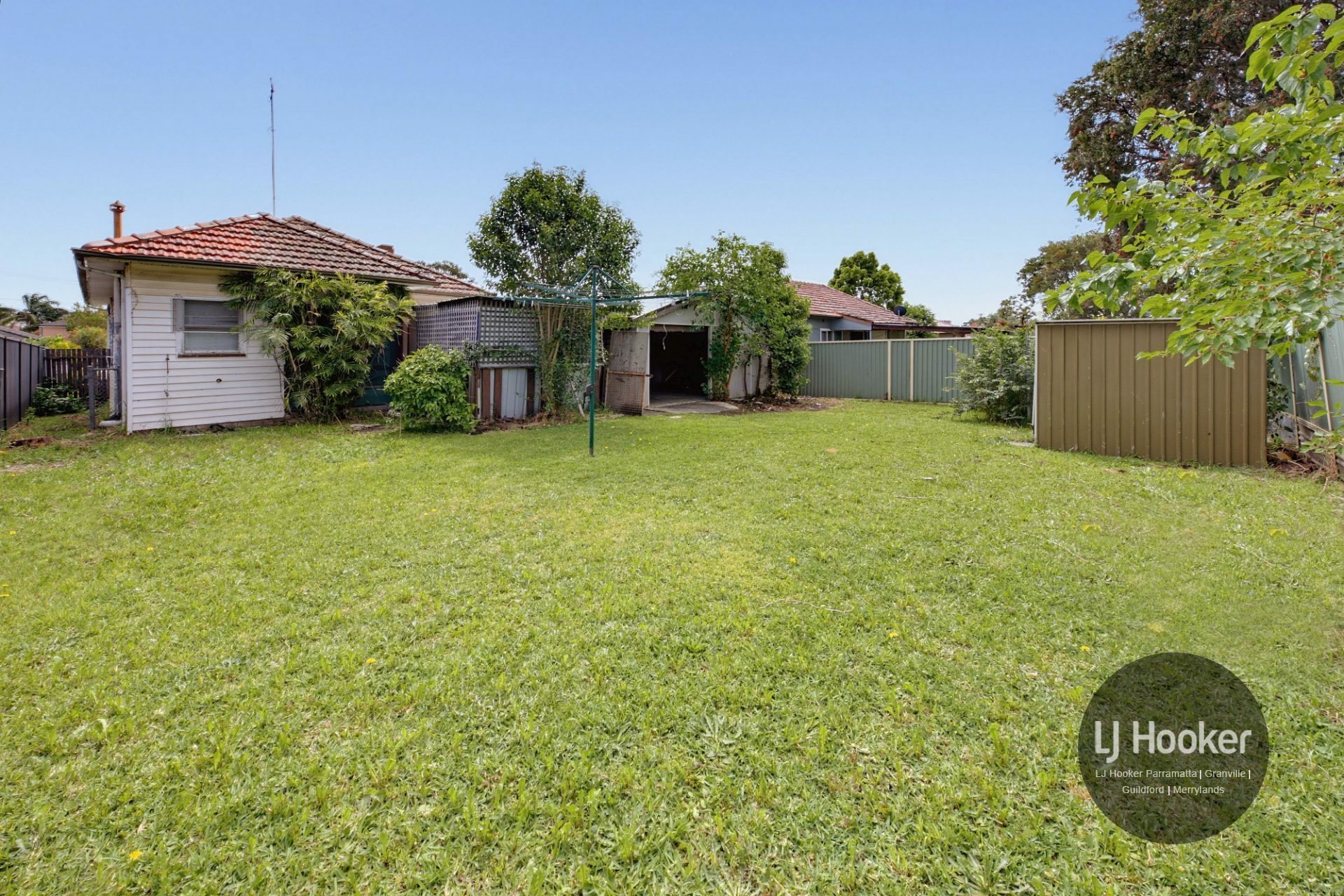 7 Lamb Crescent — photo 2 of 12