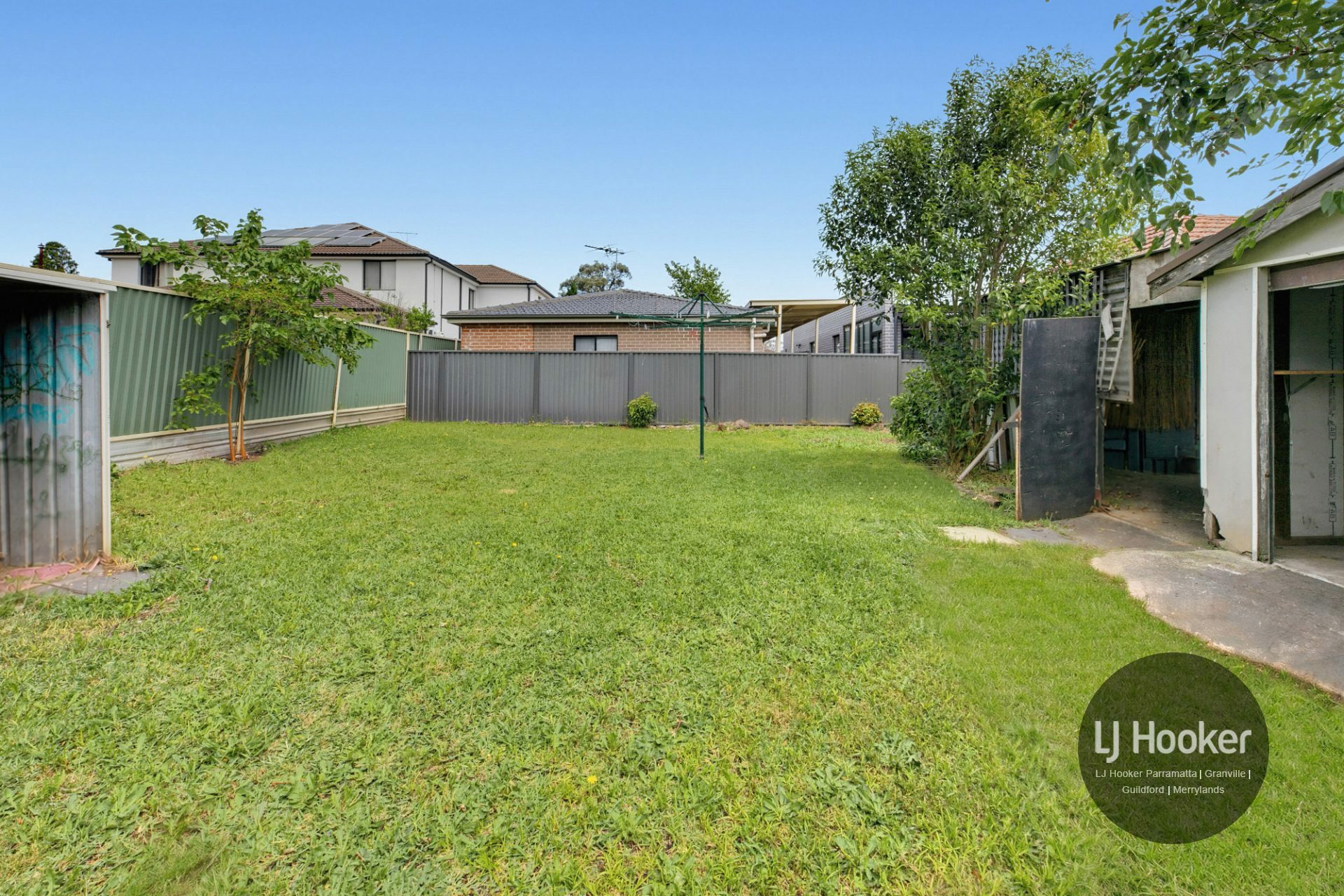 7 Lamb Crescent — photo 3 of 12