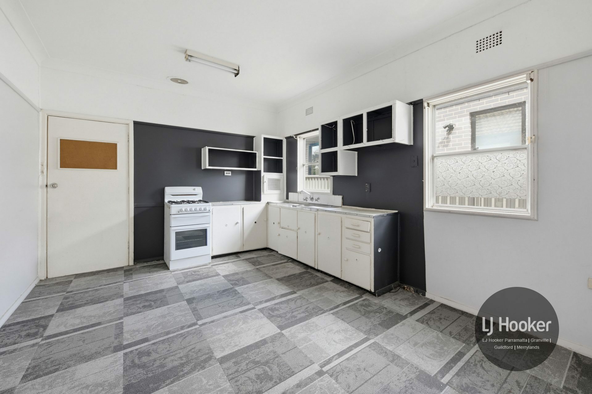 7 Lamb Crescent — photo 6 of 12