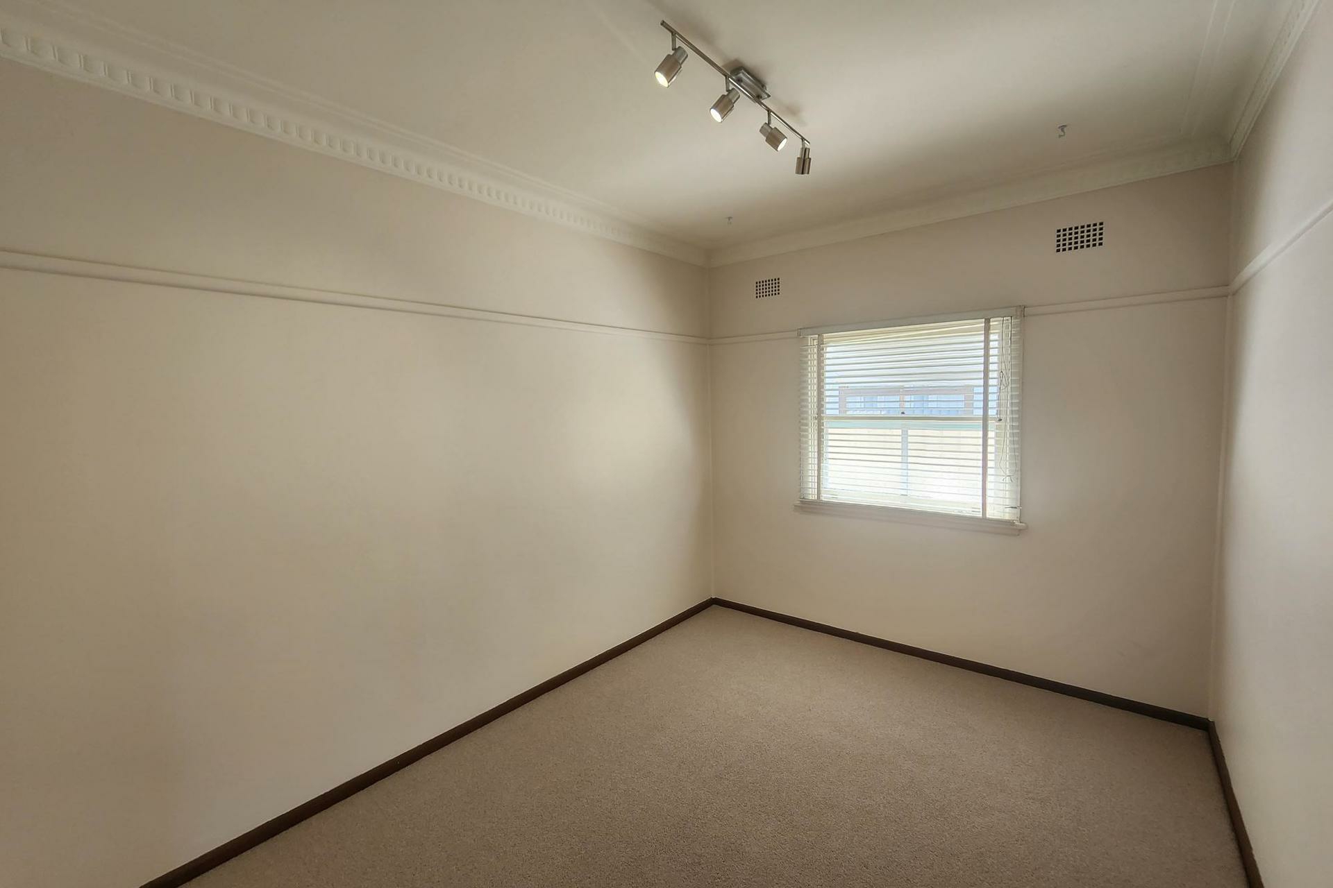 160 Mona Street — photo 4 of 11
