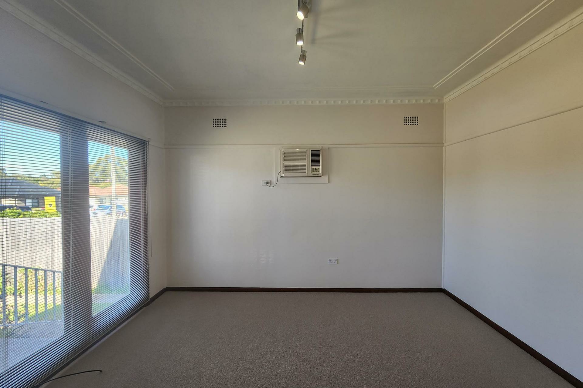 160 Mona Street — photo 5 of 11