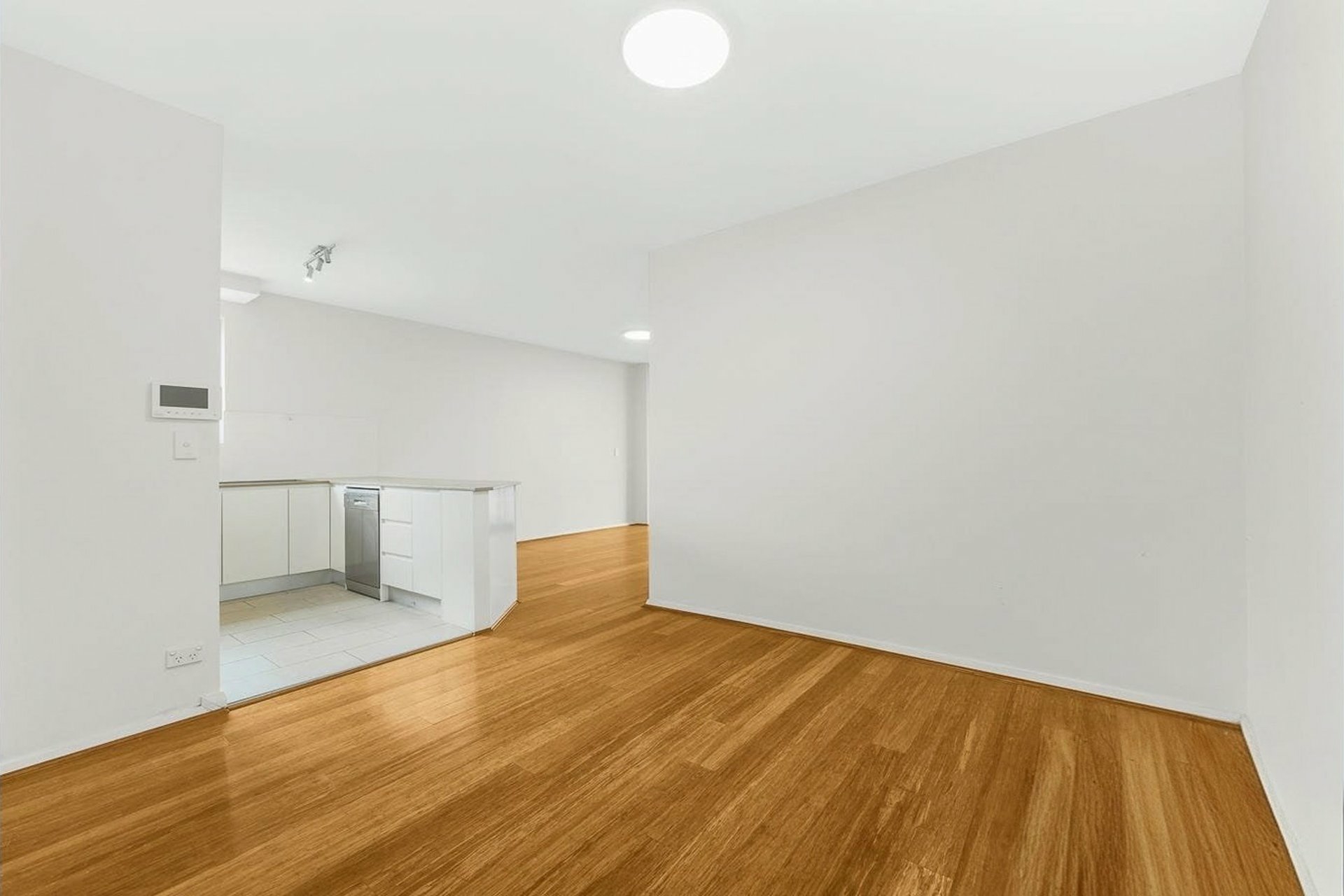 26/538-540 Woodville Road — photo 3 of 10