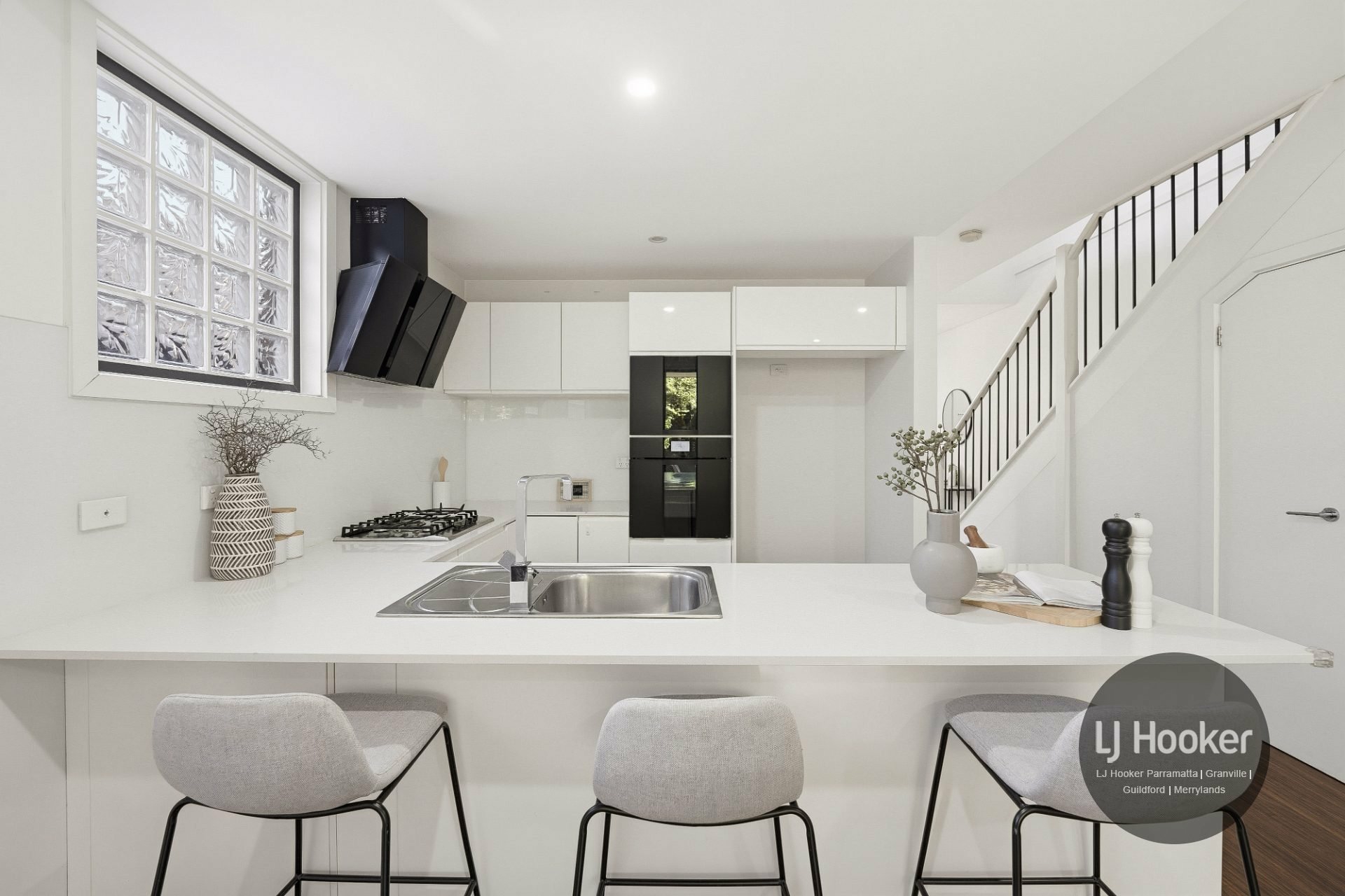 8/1 Louis Street — photo 5 of 15