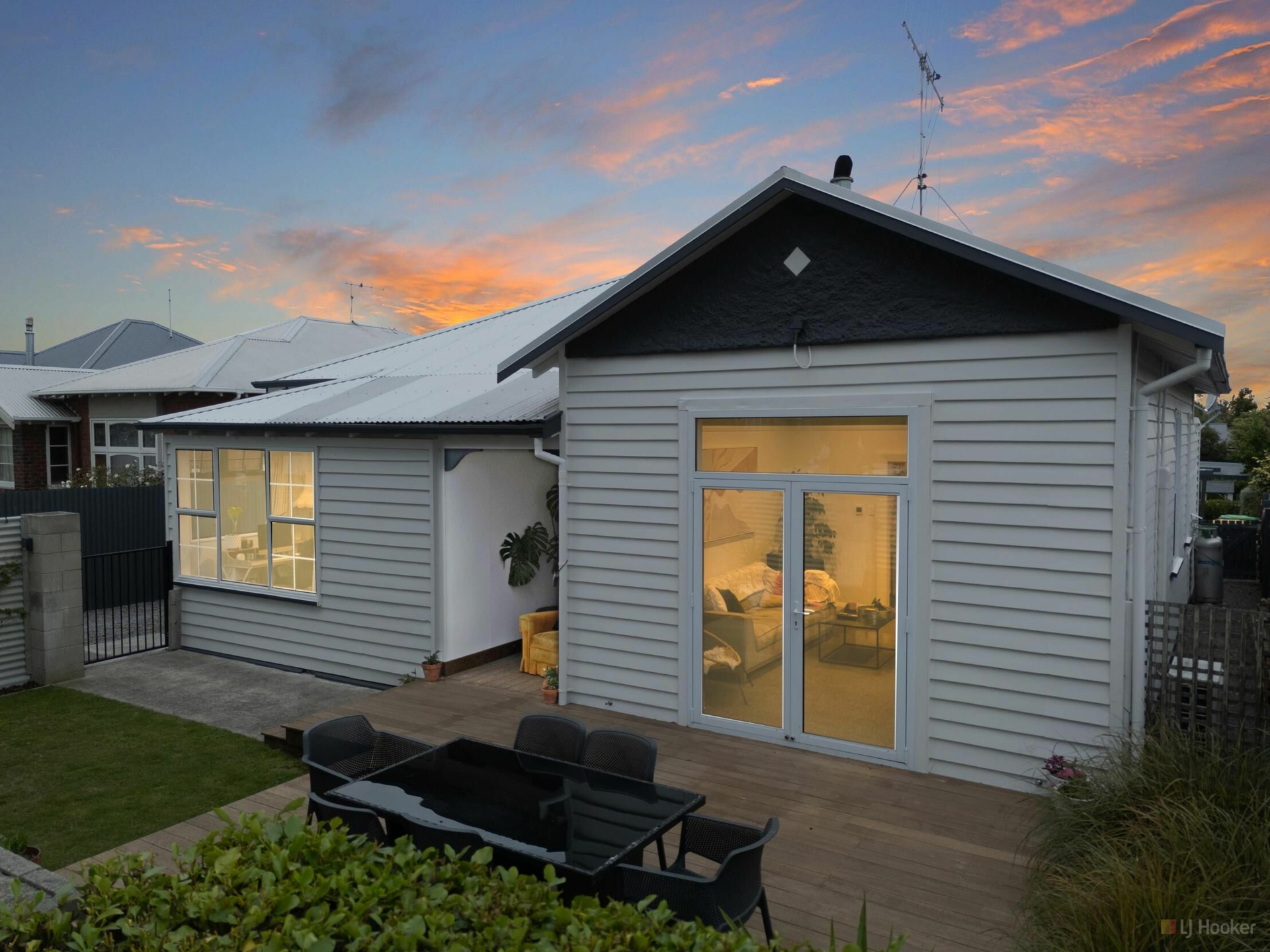51 Avenue Road, WEST END