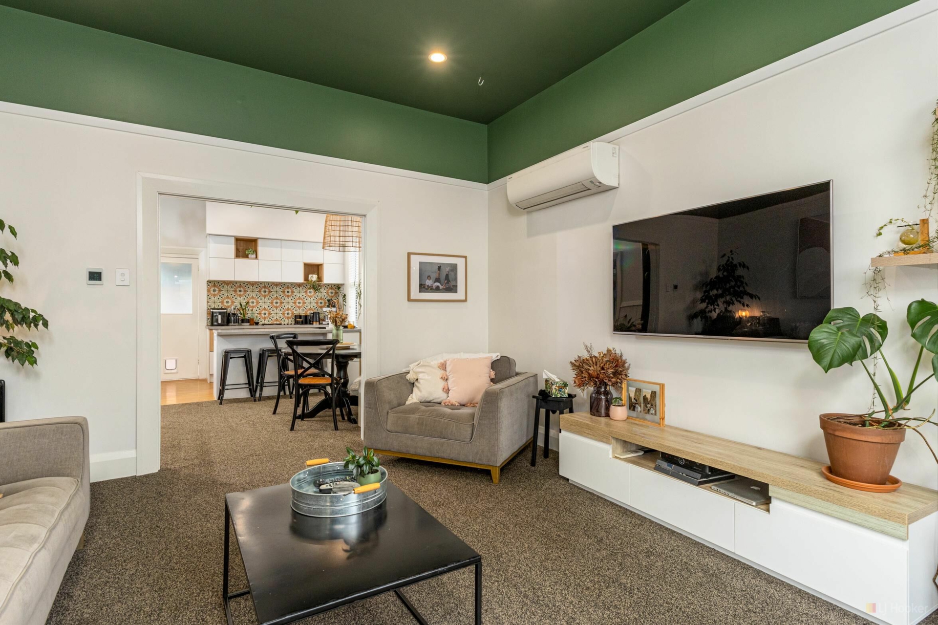 51 Avenue Road, WEST END