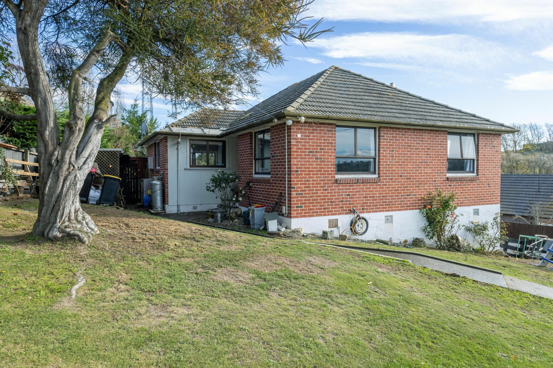 70 Old North Road, MARCHWIEL