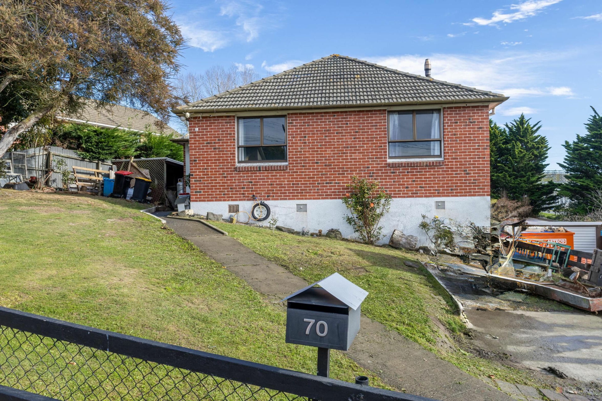 70 Old North Road, MARCHWIEL