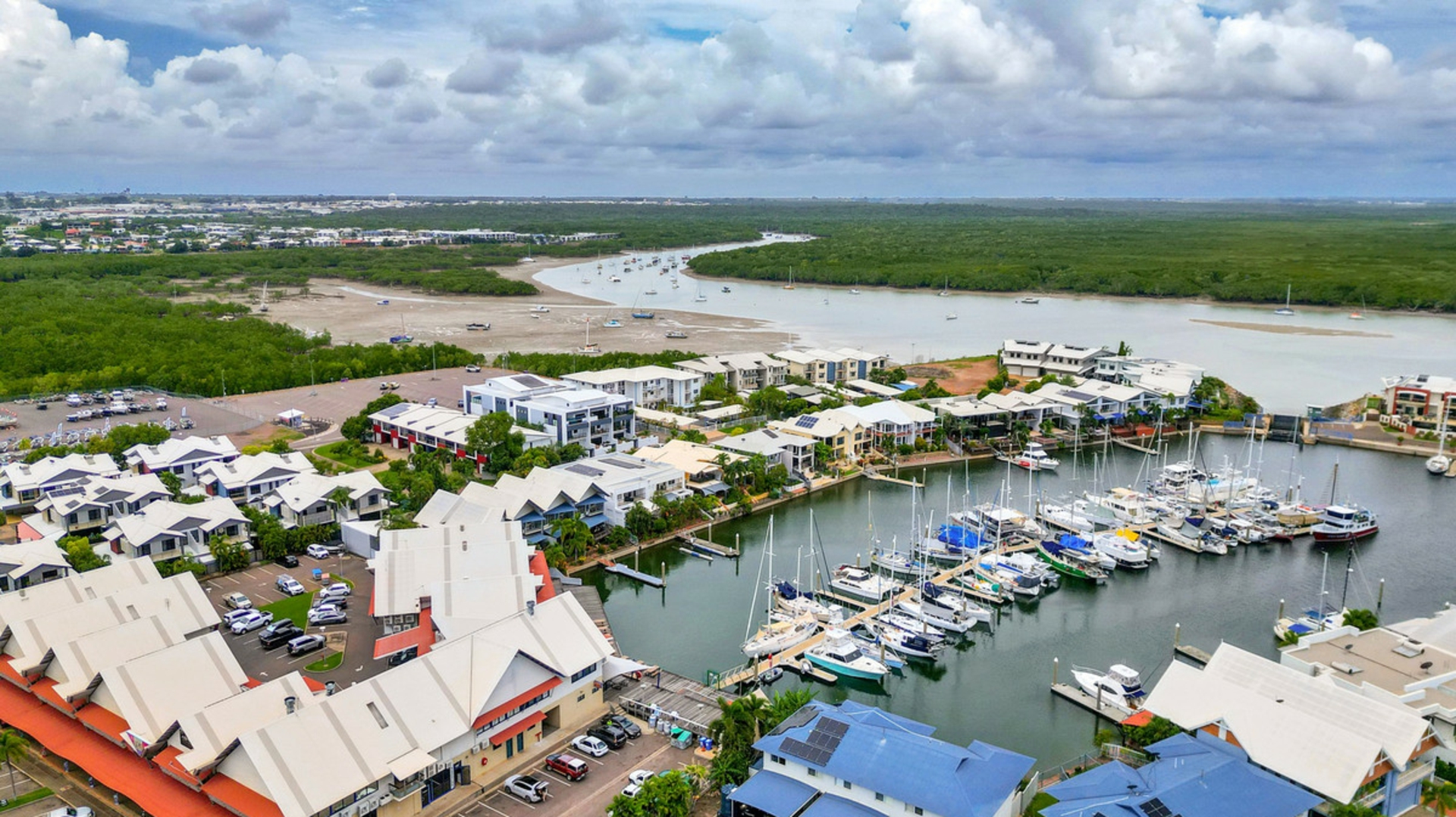 8/90 Frances Bay Drive, STUART PARK