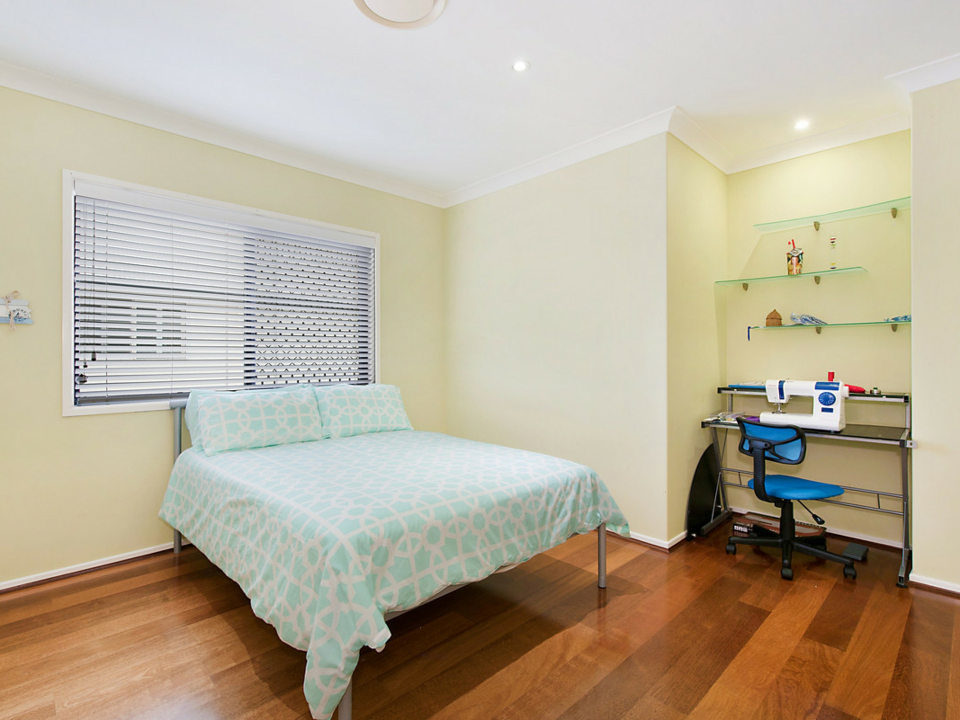 13 Wildfire Court, NEWPORT