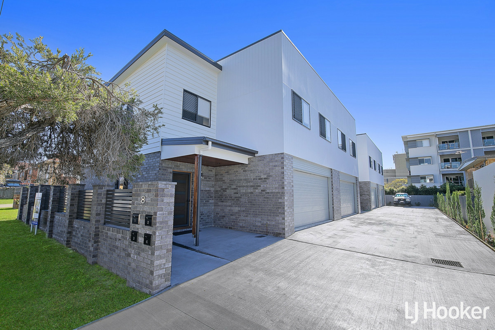2/8 Meredith Street, Redcliffe