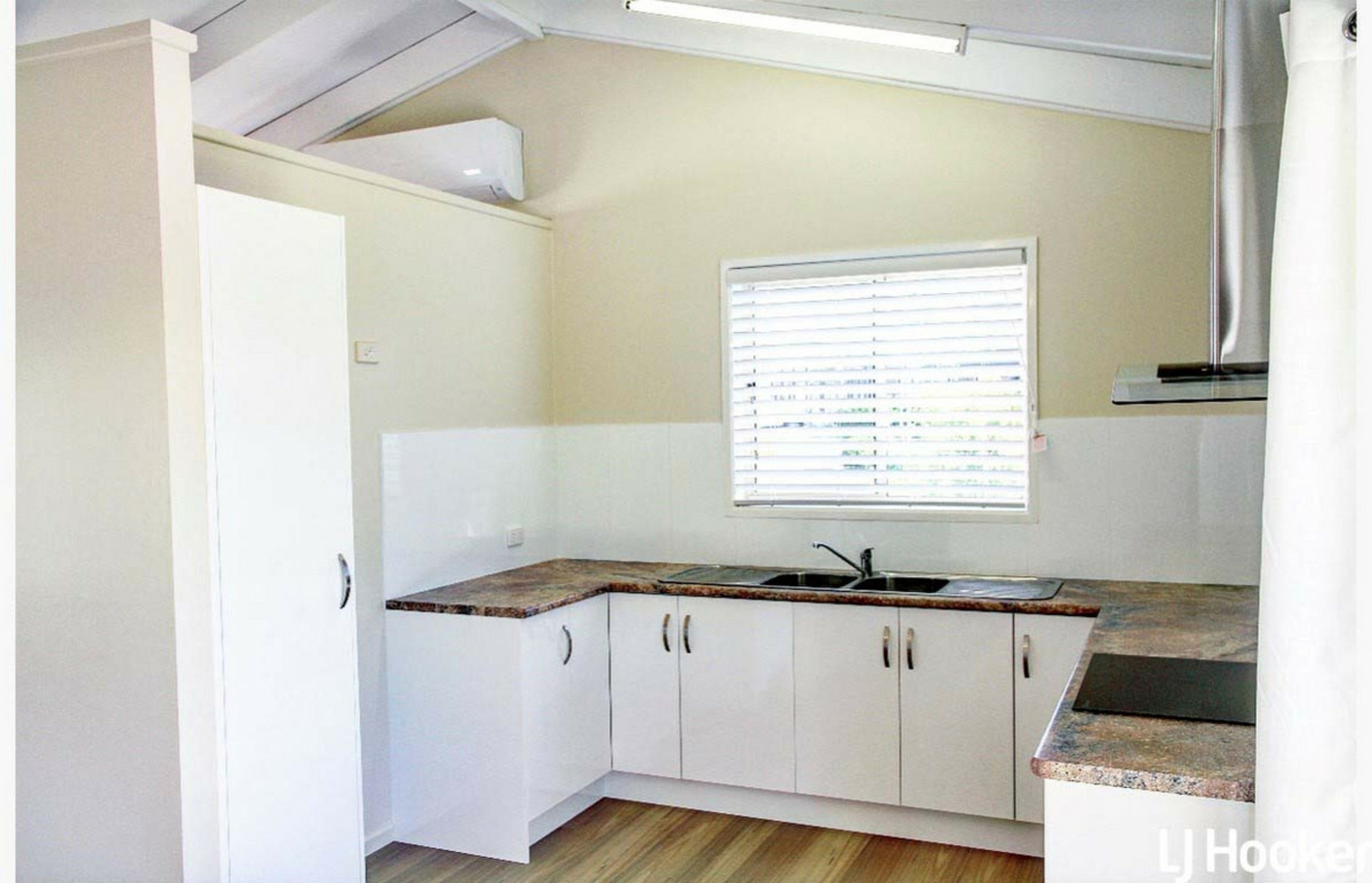 33 Zammit Street, DECEPTION BAY