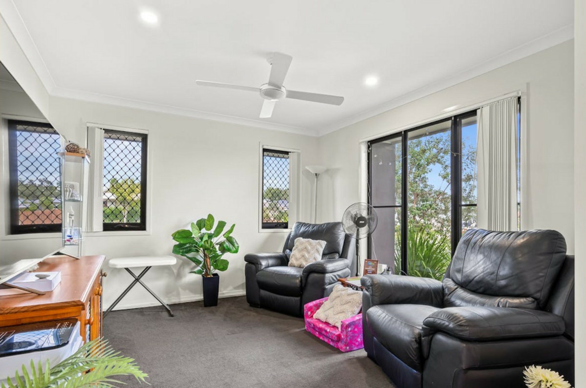 16 Lindquist Crescent, BURPENGARY EAST