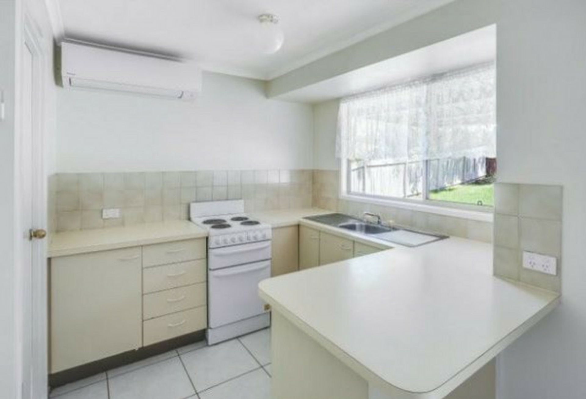 11 Dumbarton Drive, KALLANGUR