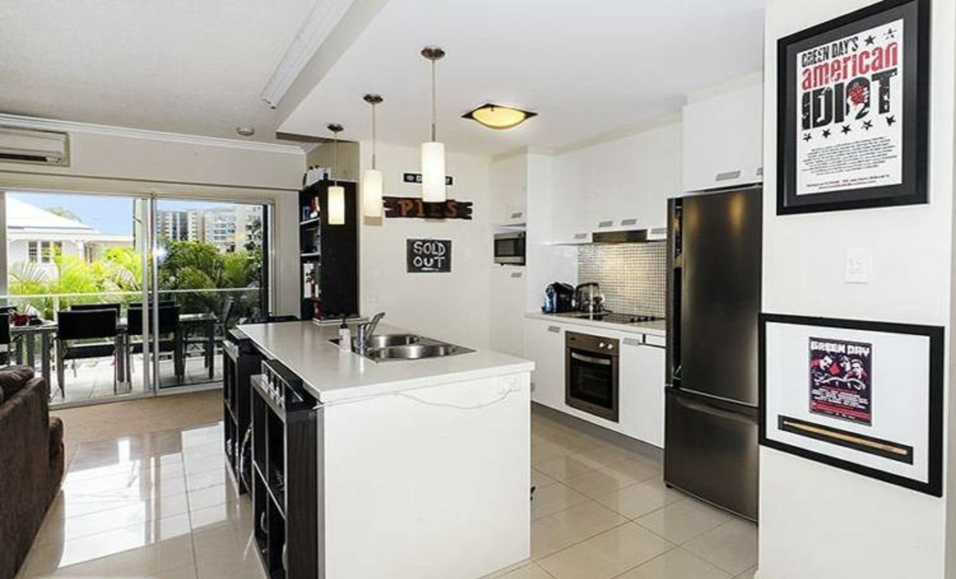 2/1-3 Sydney Street, REDCLIFFE