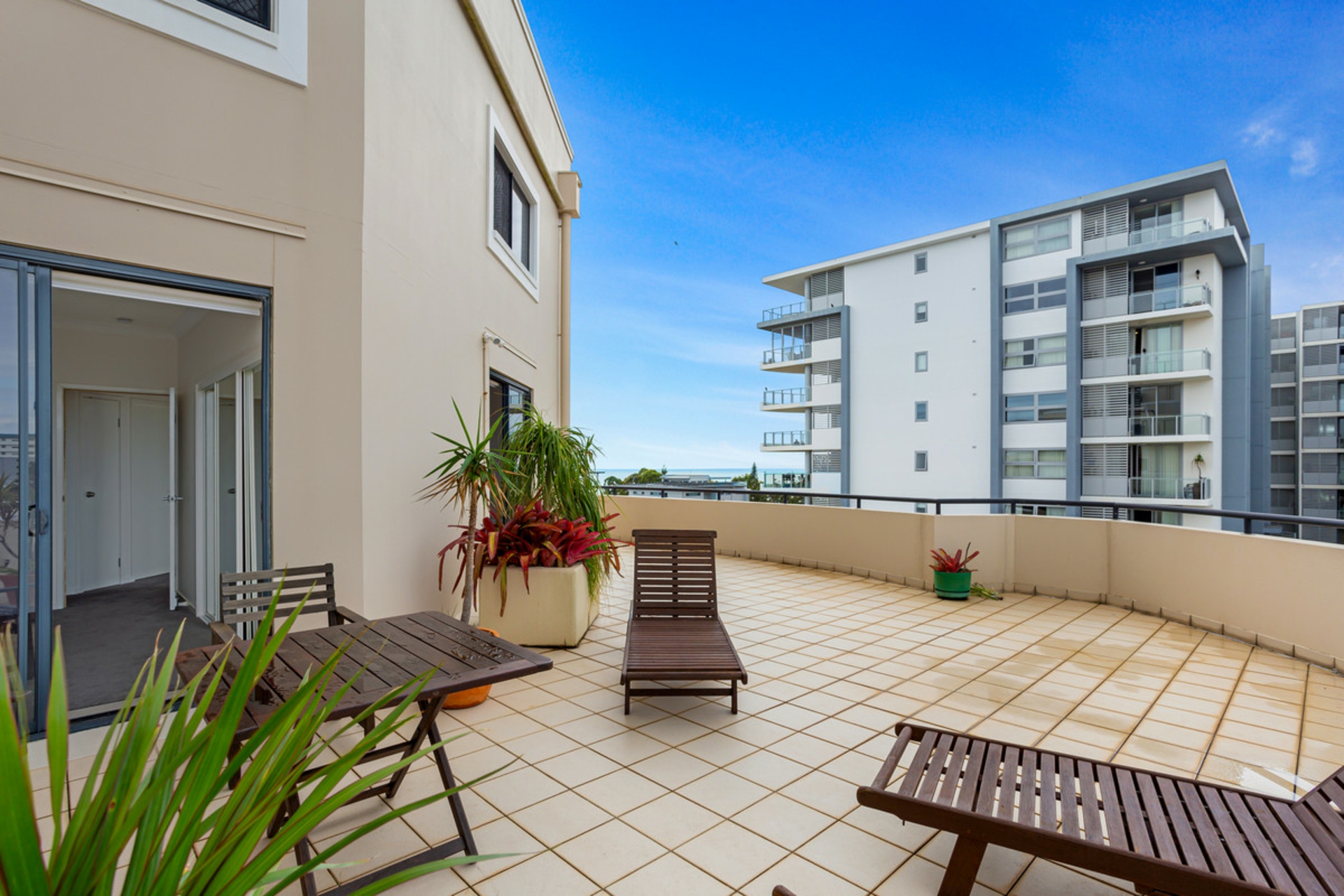 15/3 Rock Street, SCARBOROUGH