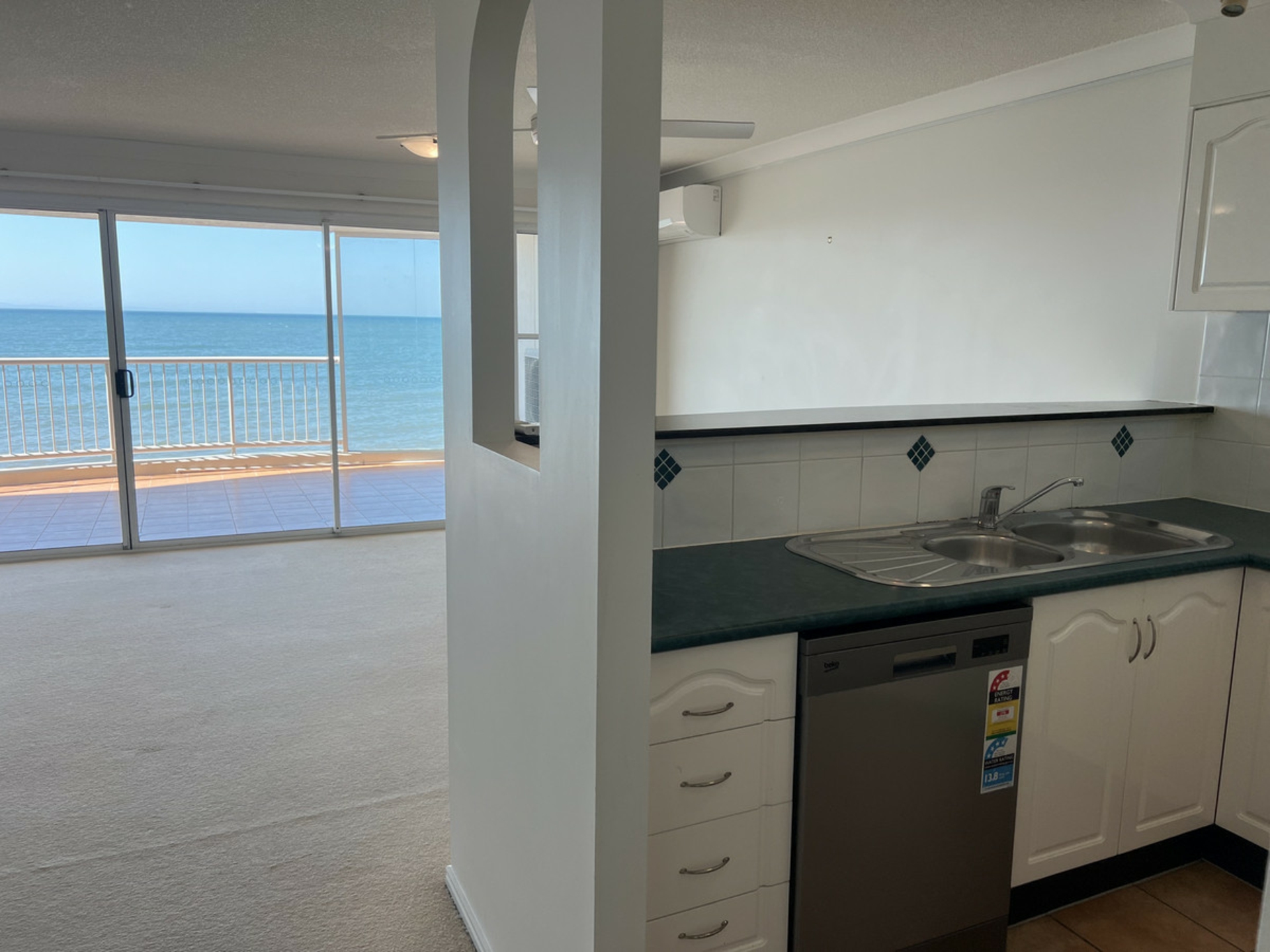 7/94-98 Prince Edward Parade, REDCLIFFE