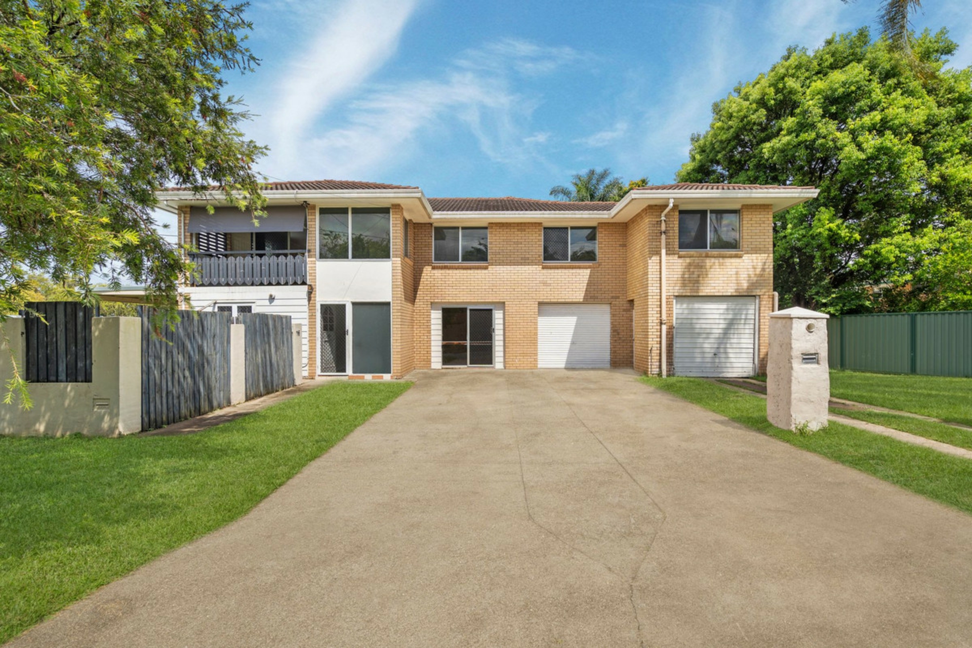 16 Kalimna Drive, CLONTARF