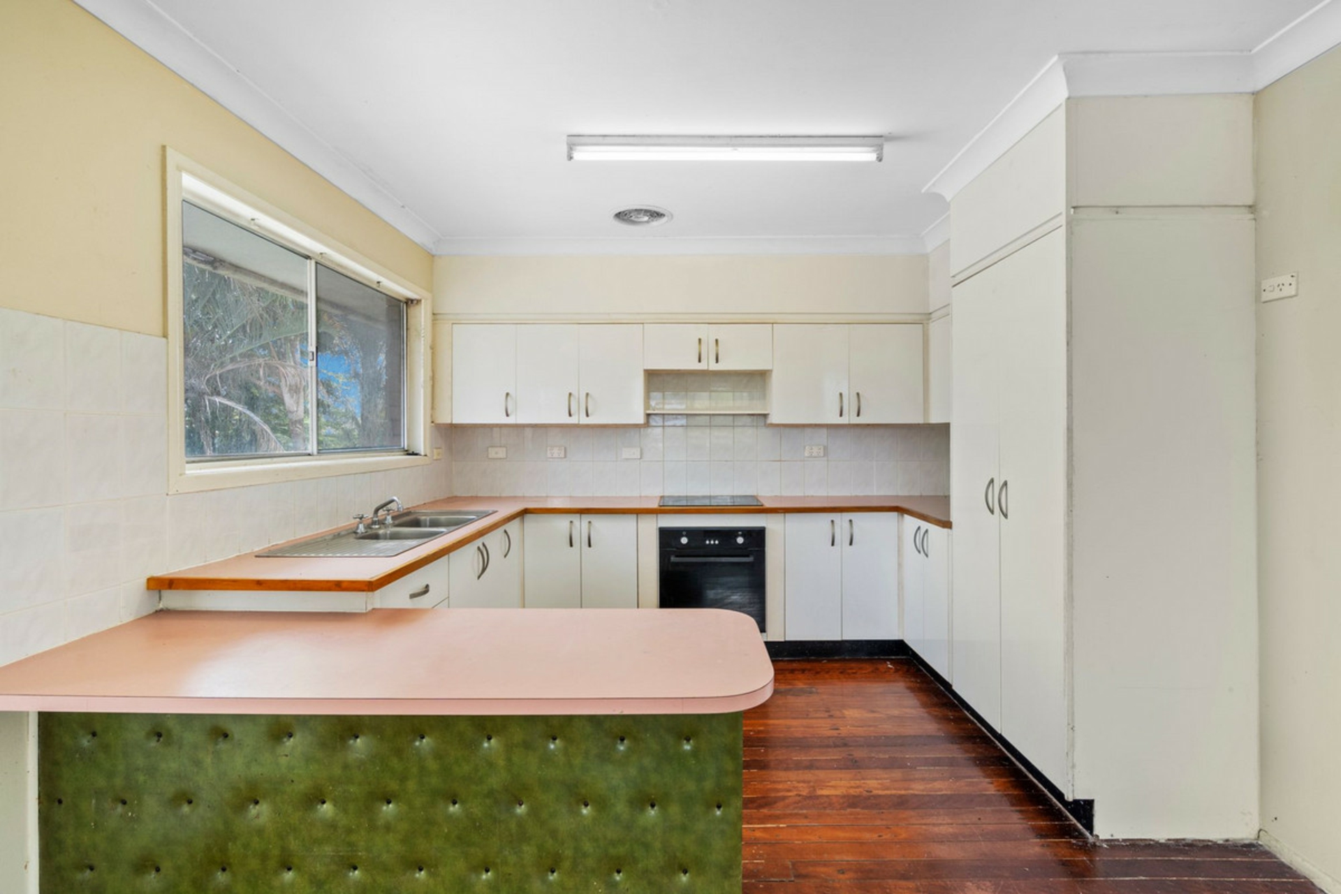 16 Kalimna Drive, CLONTARF