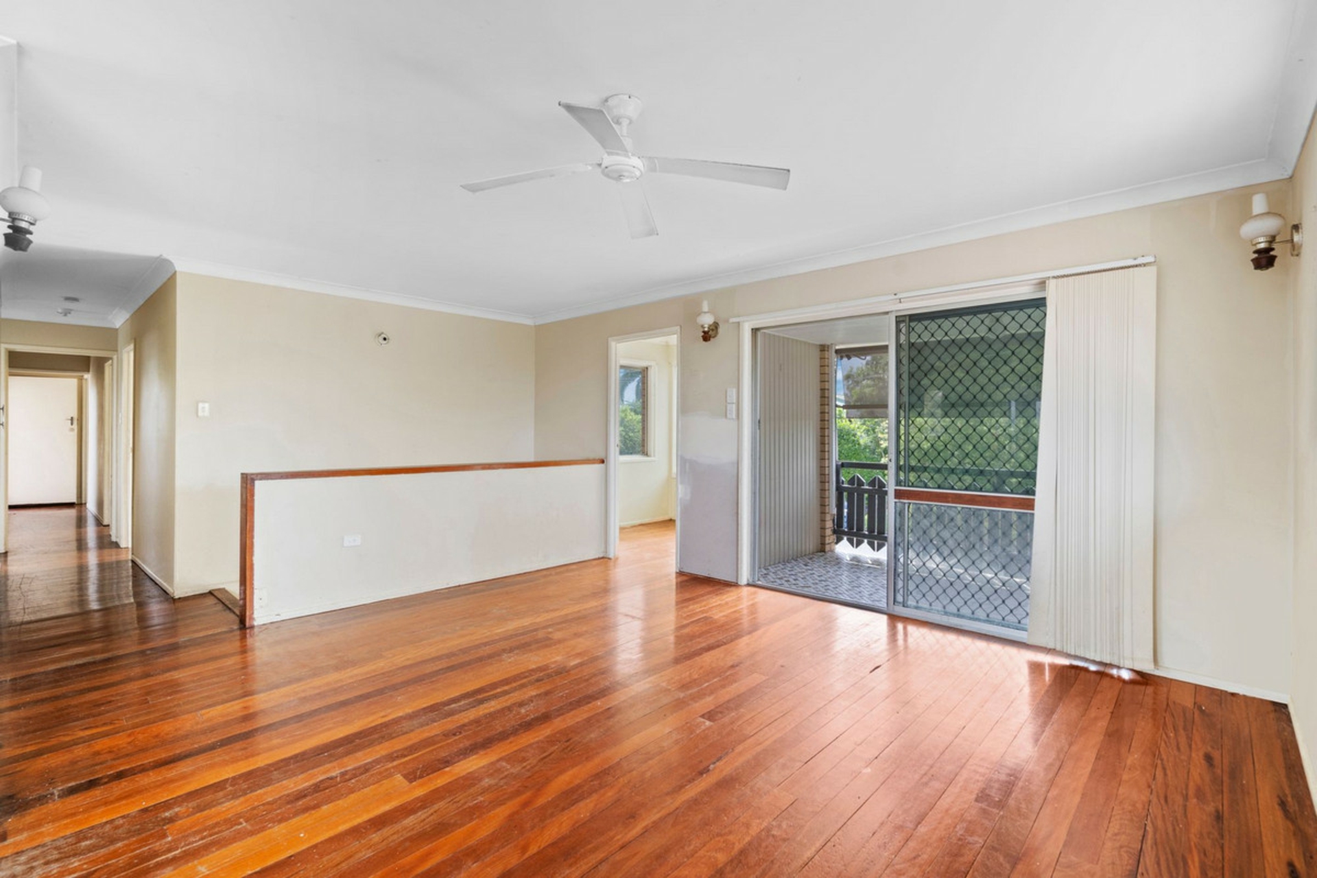 16 Kalimna Drive, CLONTARF