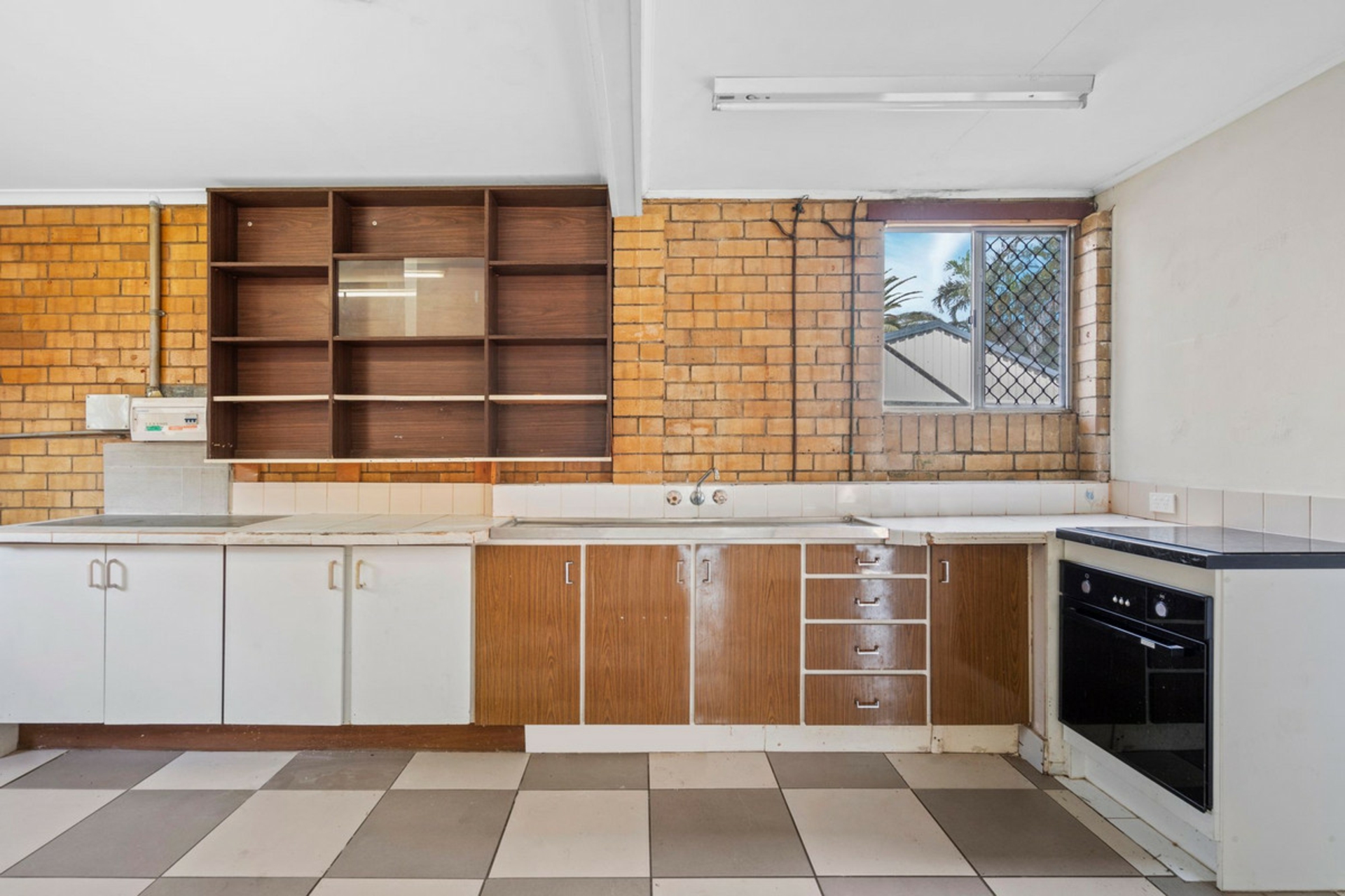 16 Kalimna Drive, CLONTARF