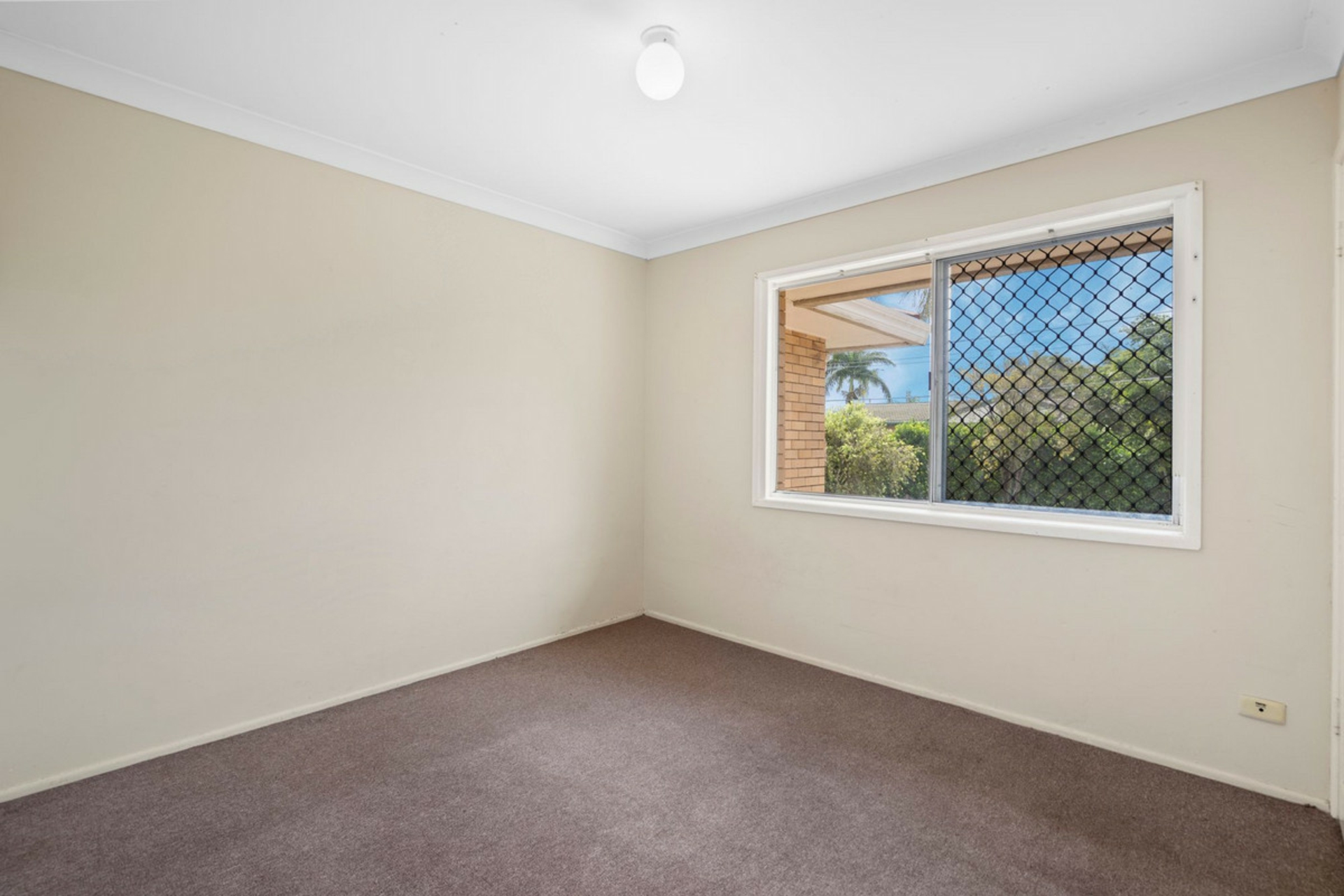 16 Kalimna Drive, CLONTARF