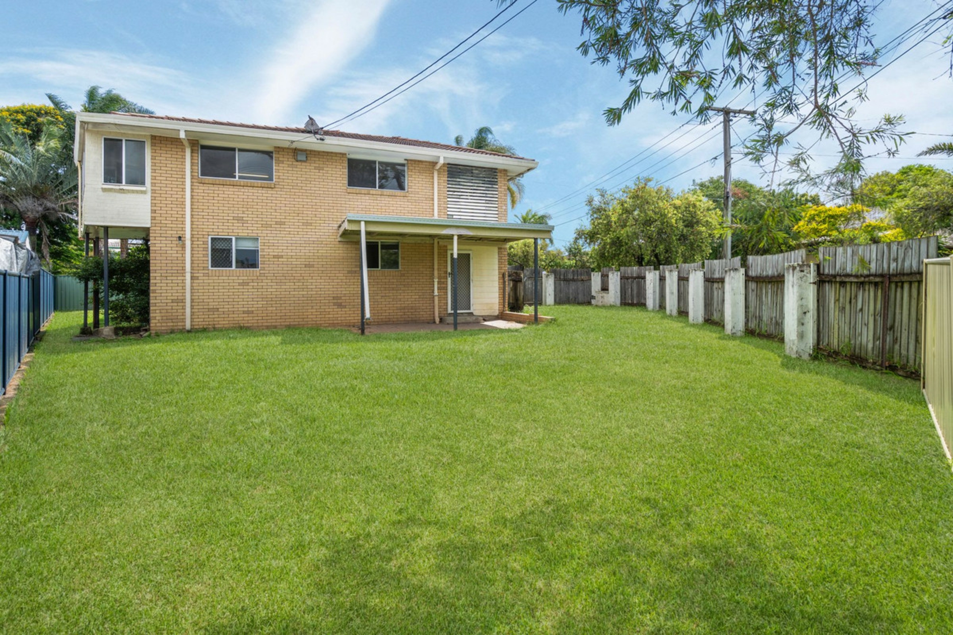 16 Kalimna Drive, CLONTARF