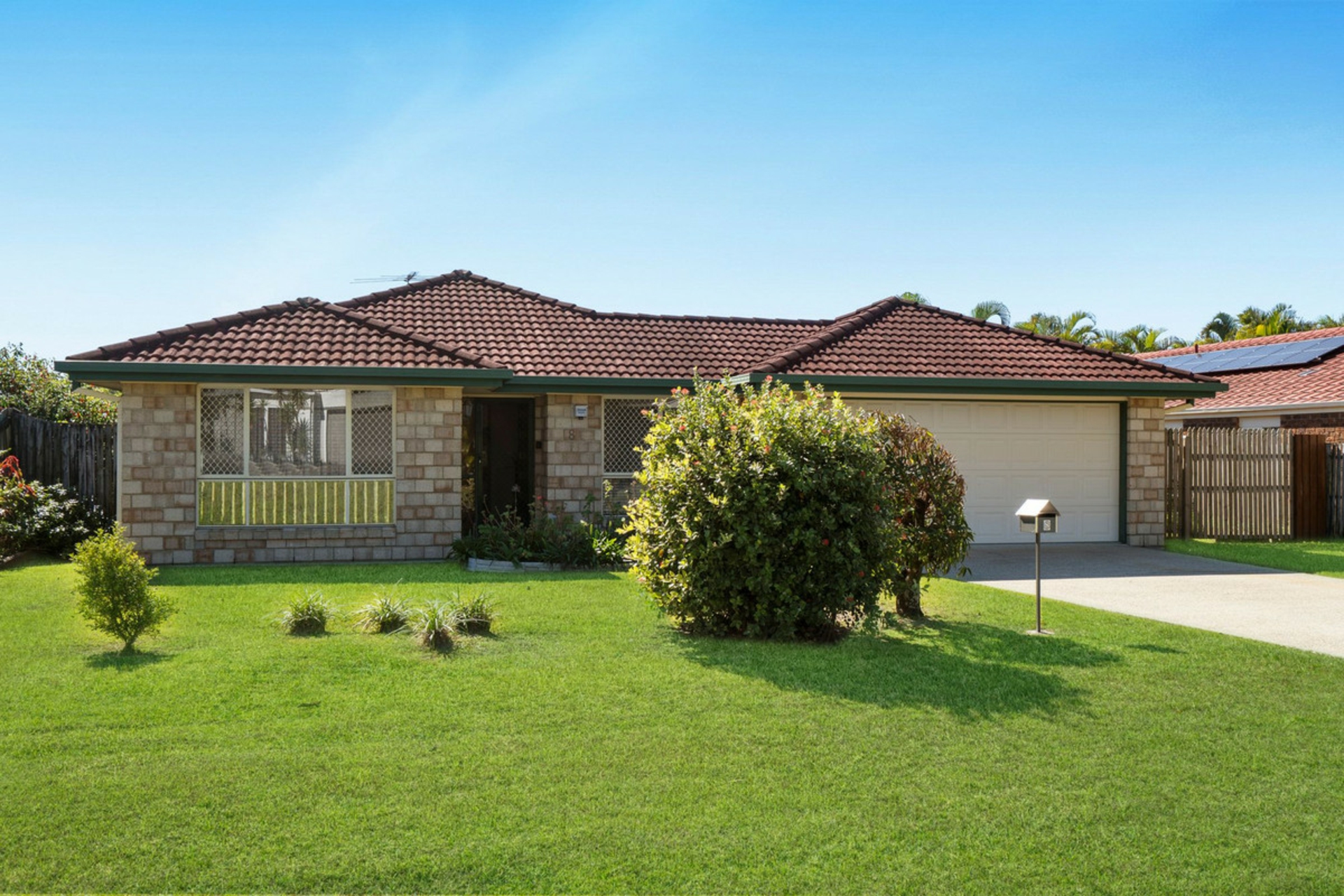 8 Emma Place, DECEPTION BAY