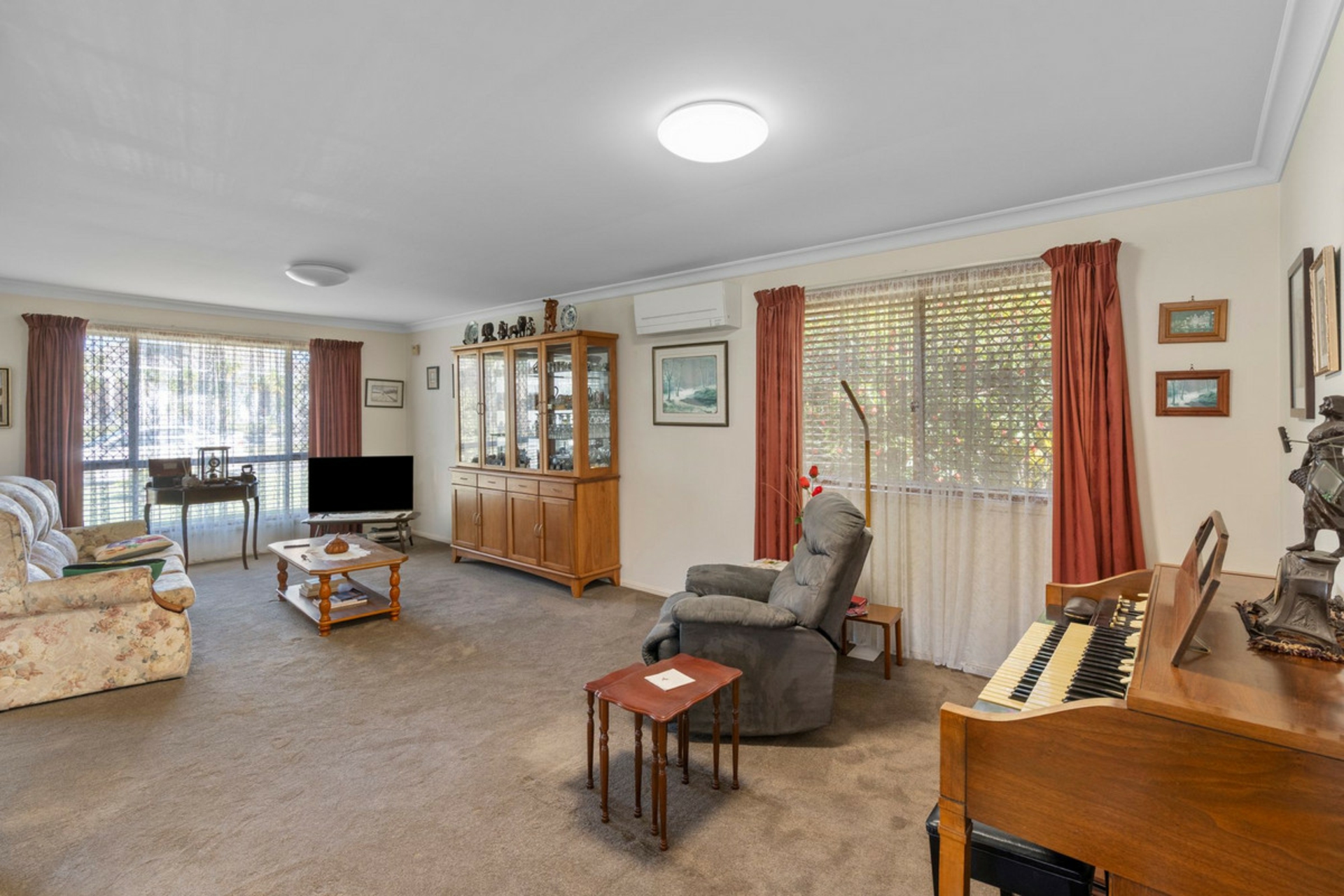 8 Emma Place, DECEPTION BAY