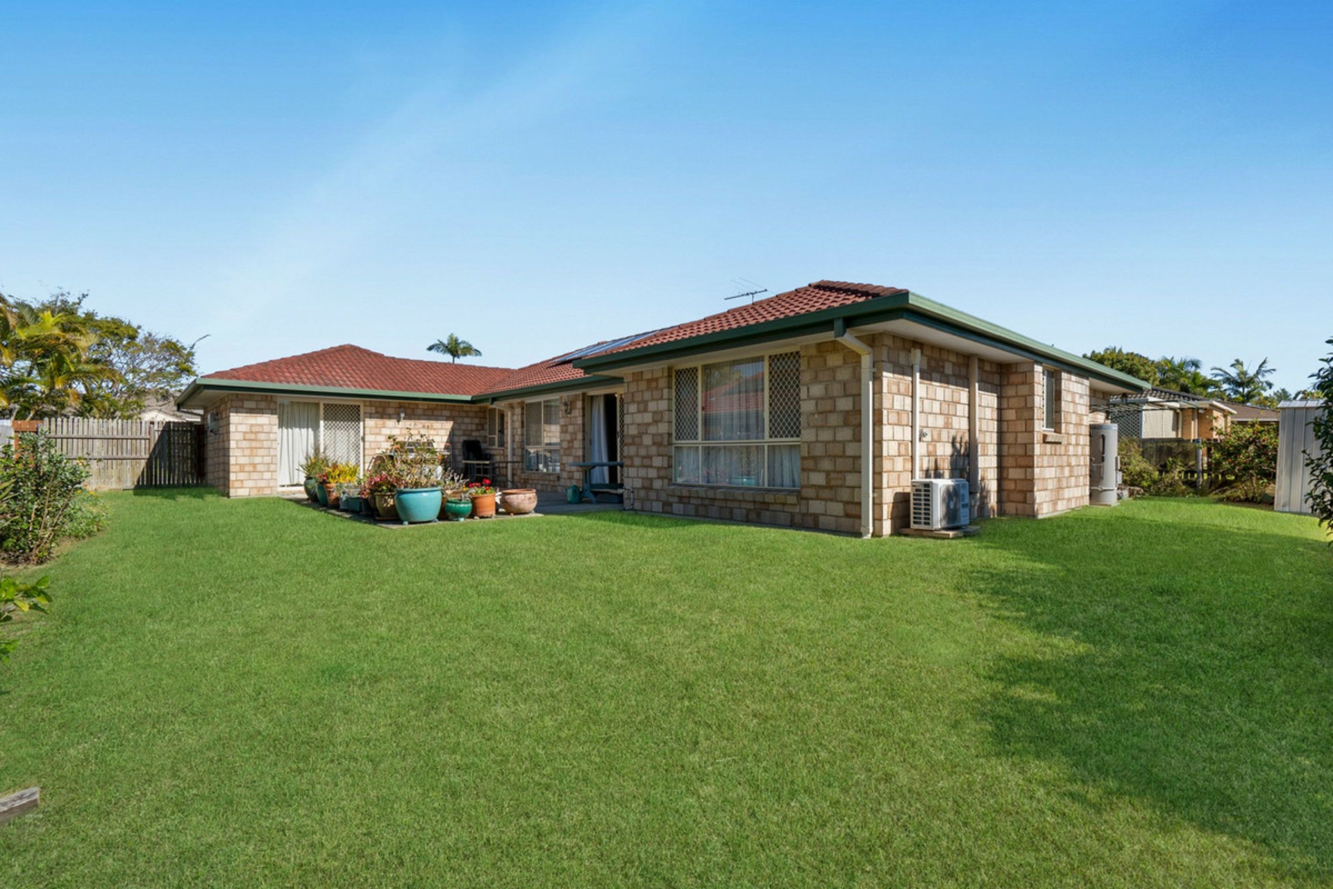 8 Emma Place, DECEPTION BAY